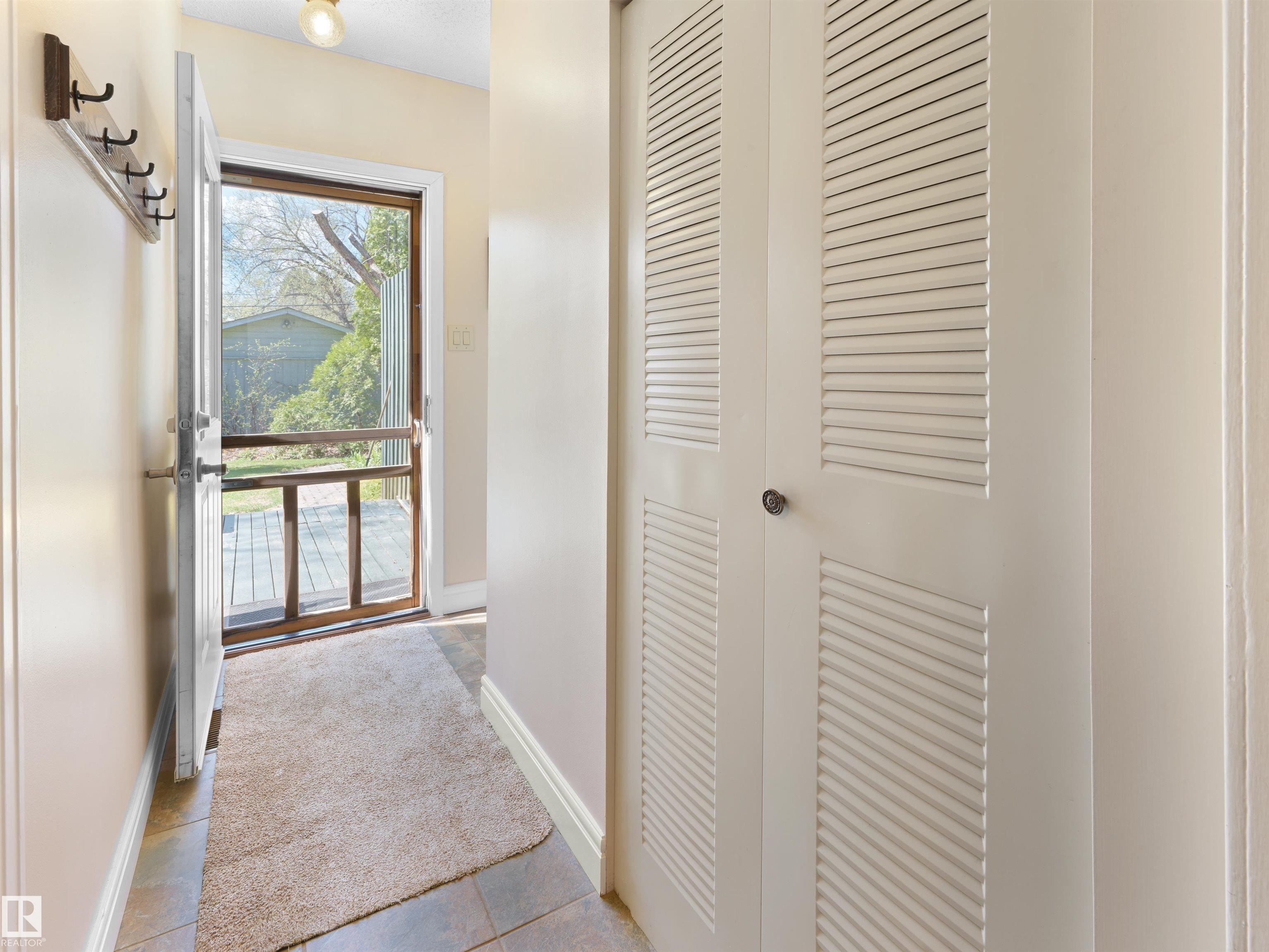 Photo 11 at 9202 117 Street NW, Windsor Park, Edmonton