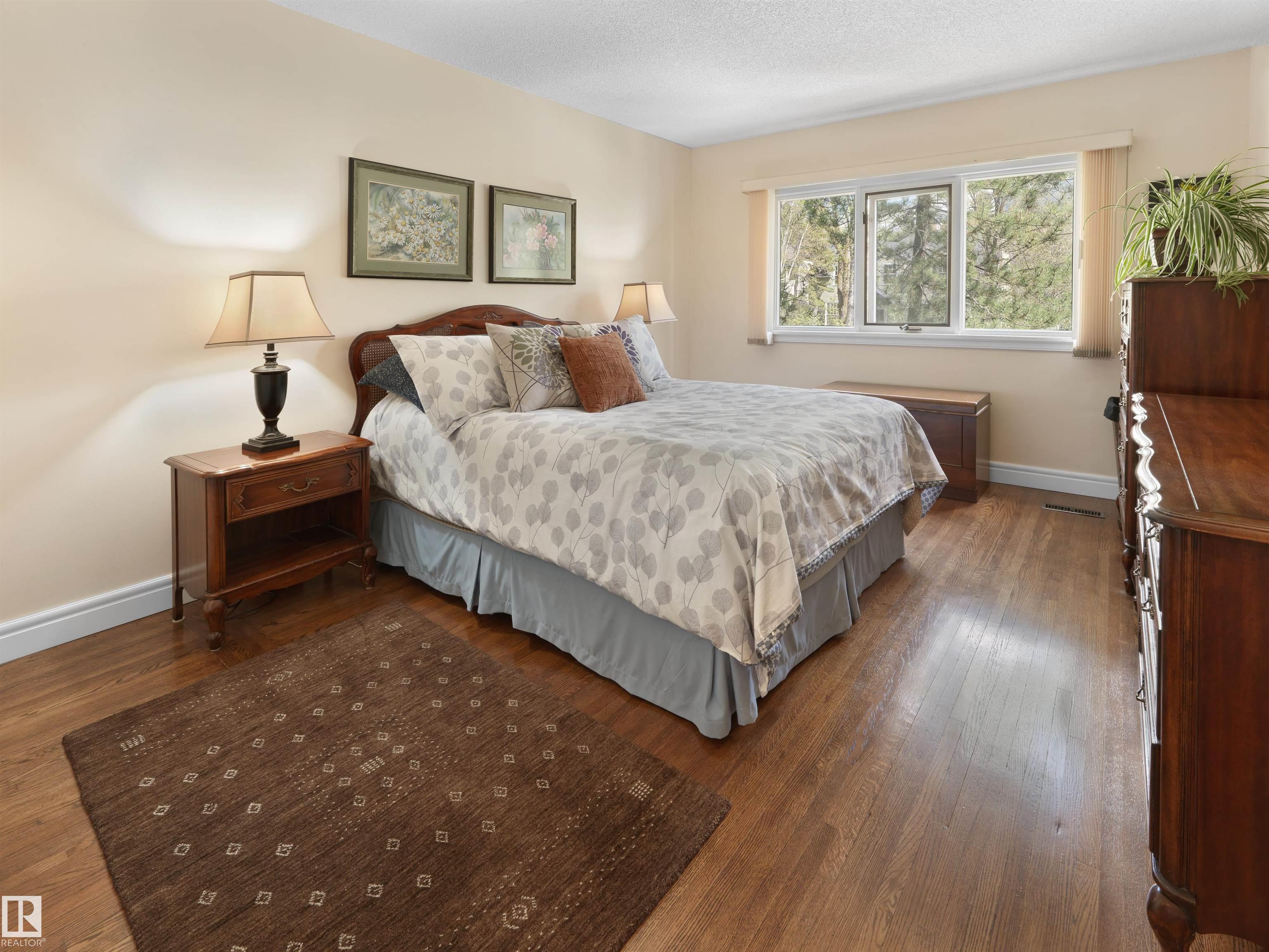 Photo 18 at 9202 117 Street NW, Windsor Park, Edmonton