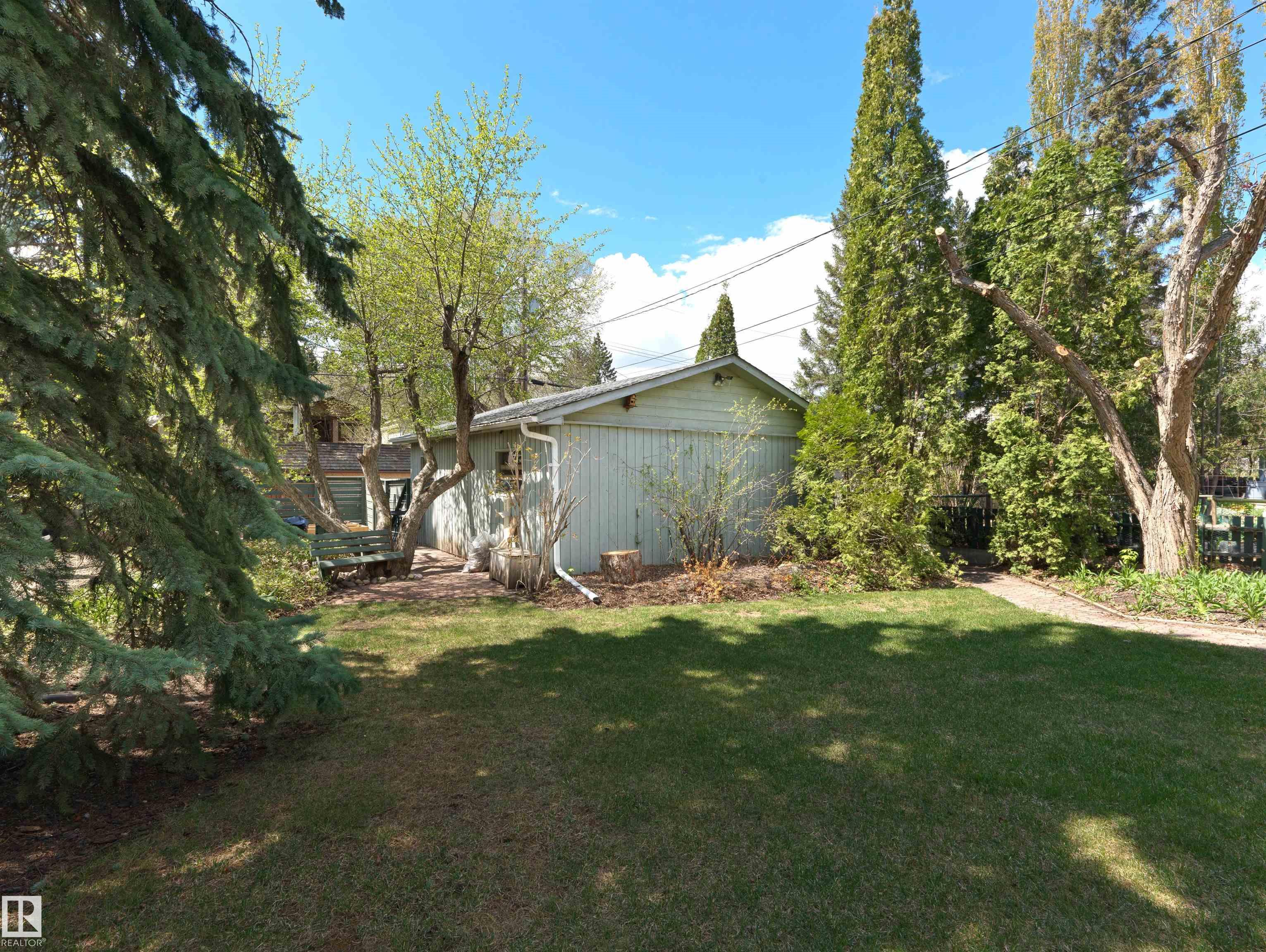 Photo 35 at 9202 117 Street NW, Windsor Park, Edmonton