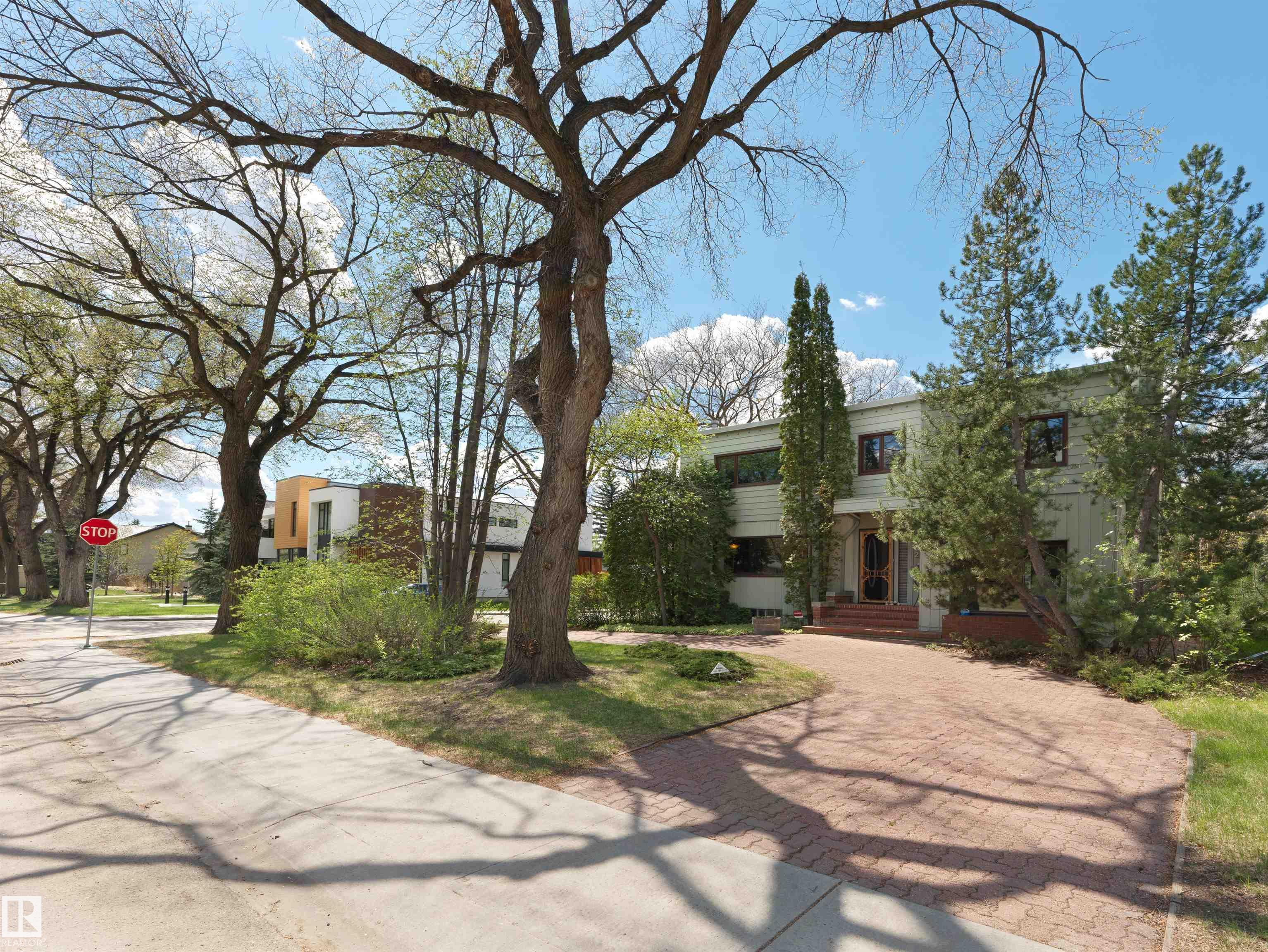 Photo 36 at 9202 117 Street NW, Windsor Park, Edmonton