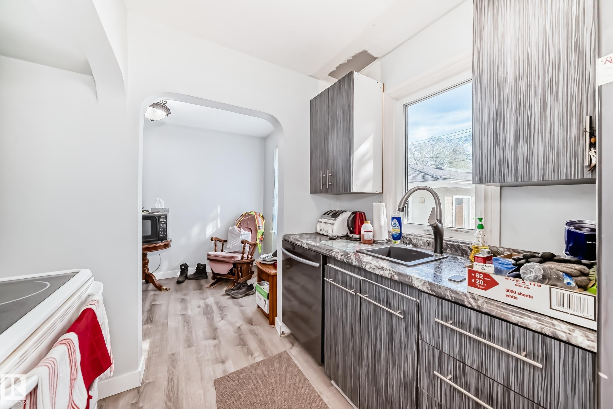 Photo 11 at 11303 60 Street NW, Highlands, Edmonton