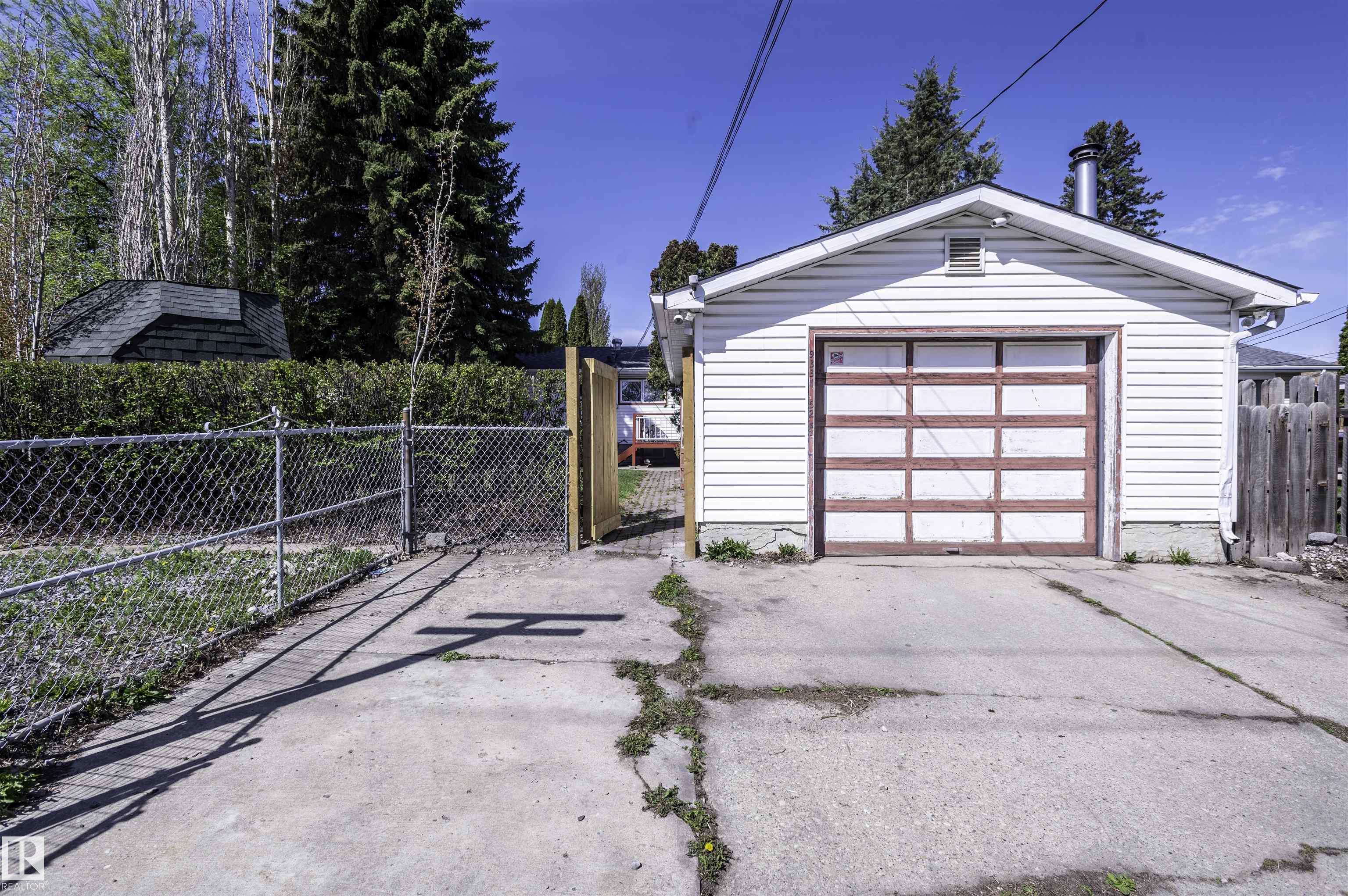 Photo 54 at 9331 52 Street NW, Ottewell, Edmonton