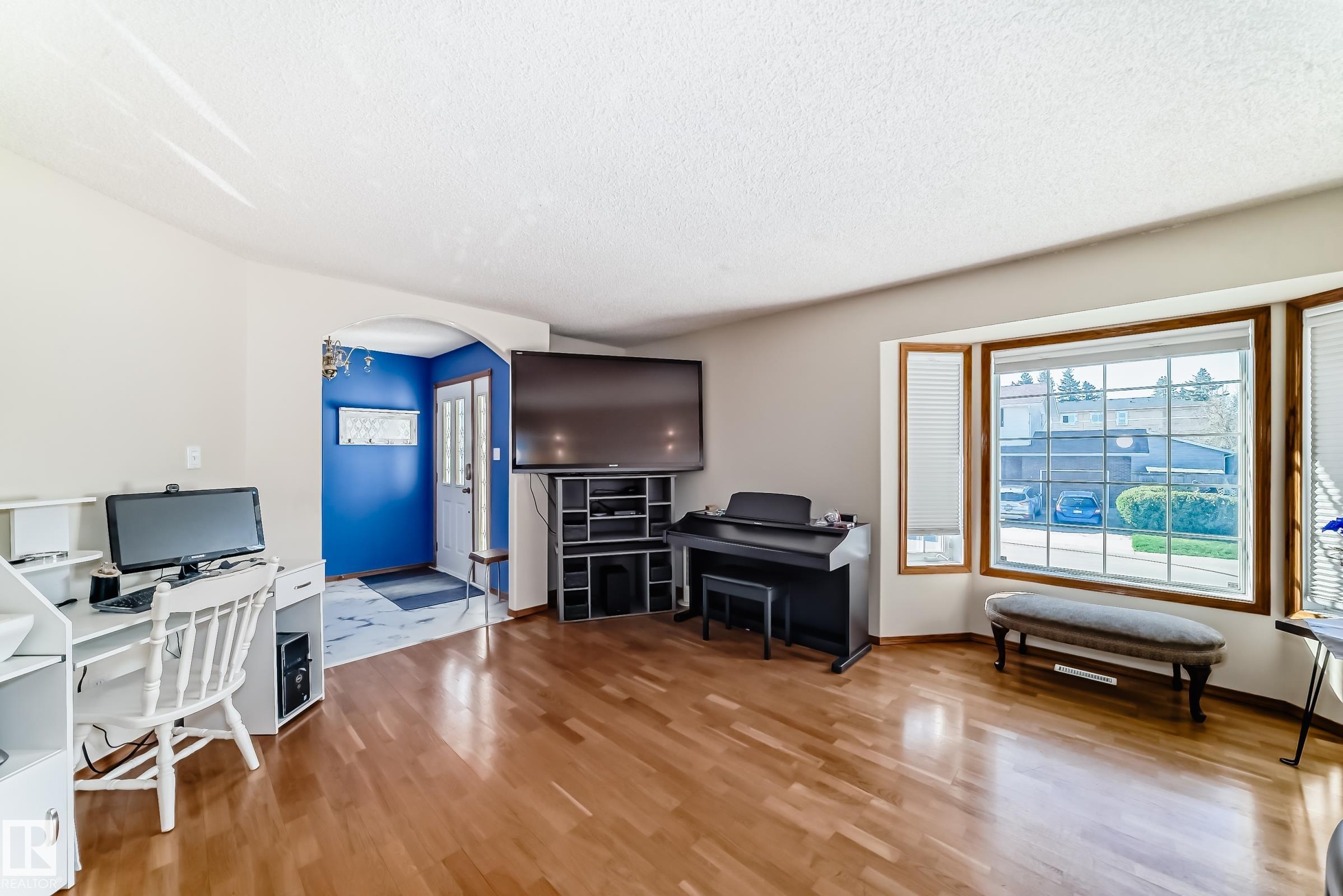 https://zimg.paragon.ice.com/ParagonImages/Property/PM/RAE/225401549/15/0/0/0c7682ef26ad70b9a2ef9fefc8707fdd/1/9675a10d0aacc9b441fa43a50708f193/225401549-0659042E-CC59-48B6-805B-D3CF5F6B7D0E.JPG