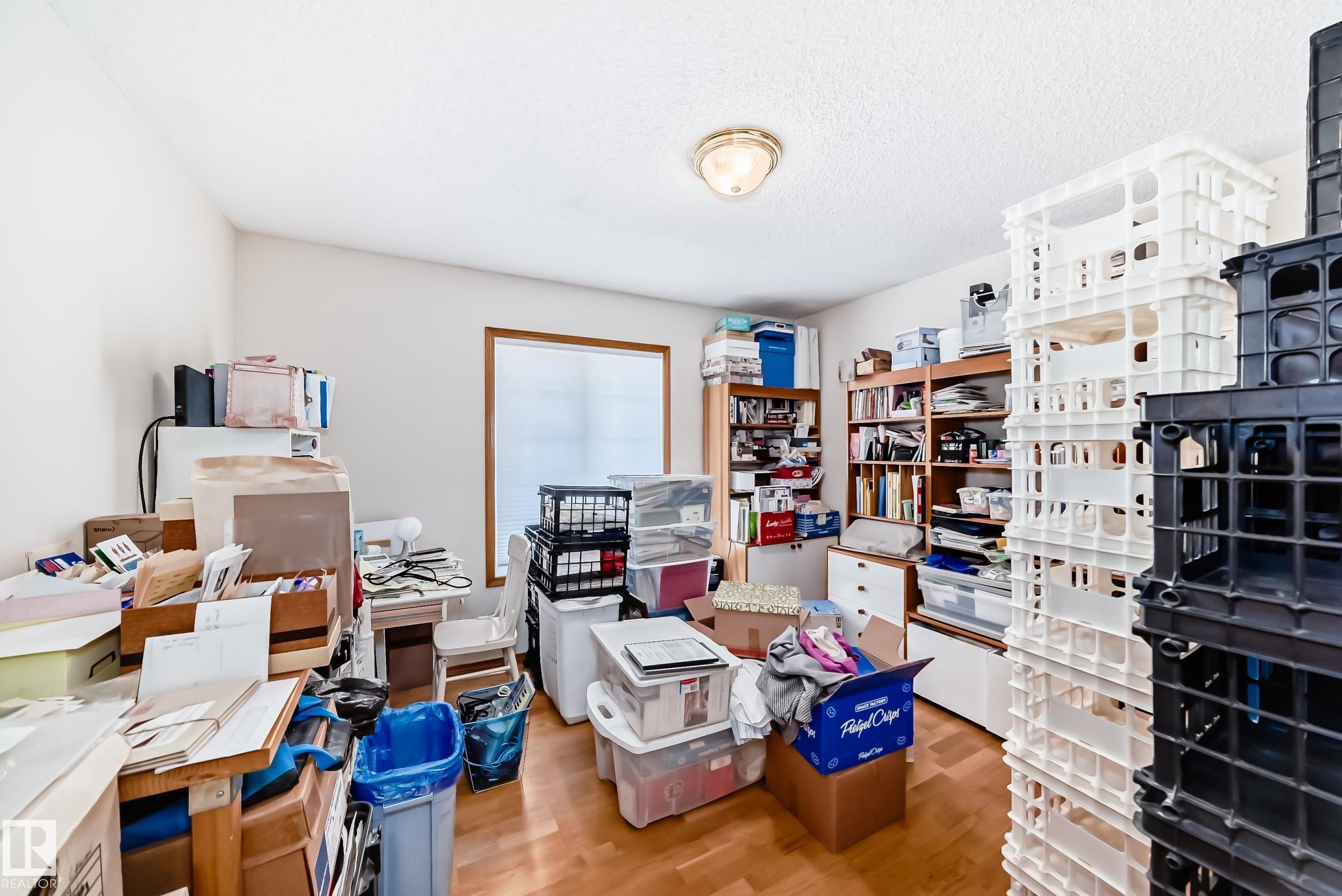 https://zimg.paragon.ice.com/ParagonImages/Property/PM/RAE/225401549/30/0/0/055327e15a0af3c51f09c938996d2487/1/9675a10d0aacc9b441fa43a50708f193/225401549-1A2B61DA-45D4-4C95-BB5E-DF525003F1B3.JPG