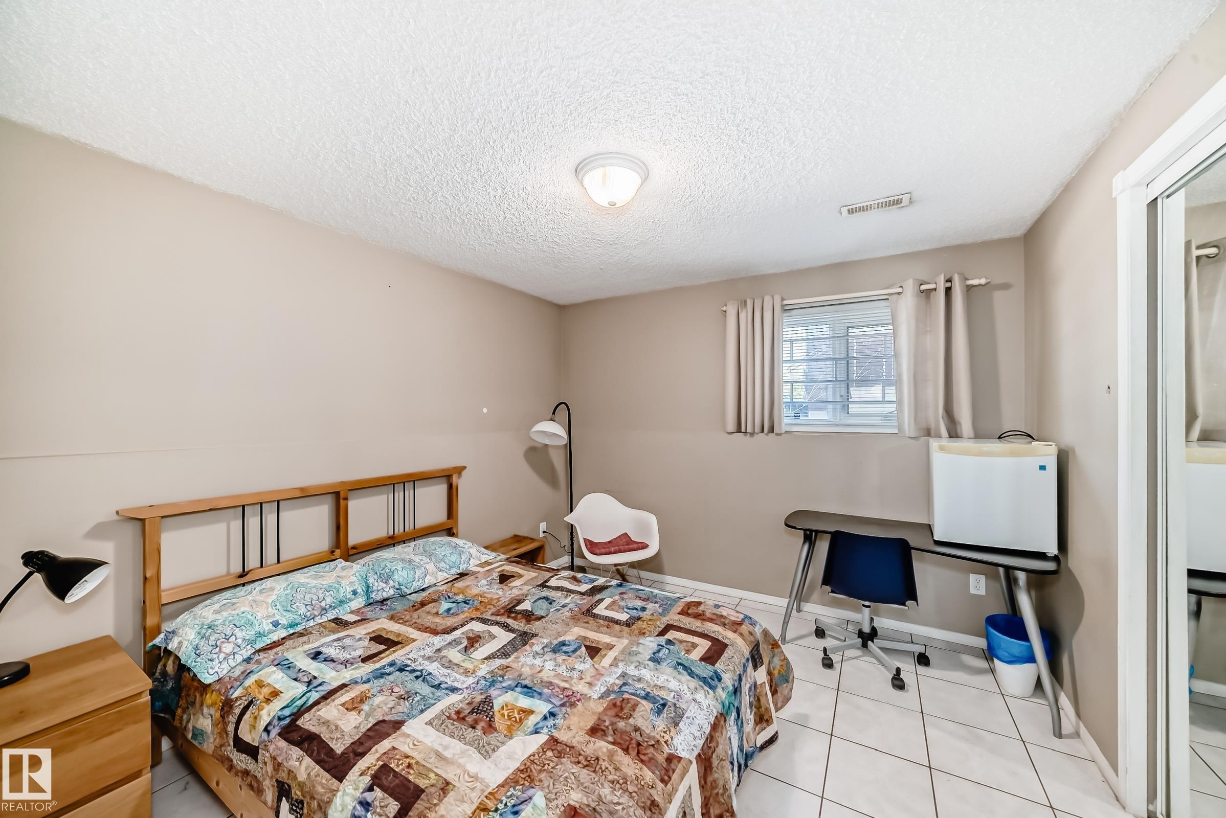 https://zimg.paragon.ice.com/ParagonImages/Property/PM/RAE/225401549/54/0/0/fc93743e1b9f300cab7512bf43d14127/1/9675a10d0aacc9b441fa43a50708f193/225401549-F8972F78-EFDF-4911-B73C-E8CF1352470E.JPG