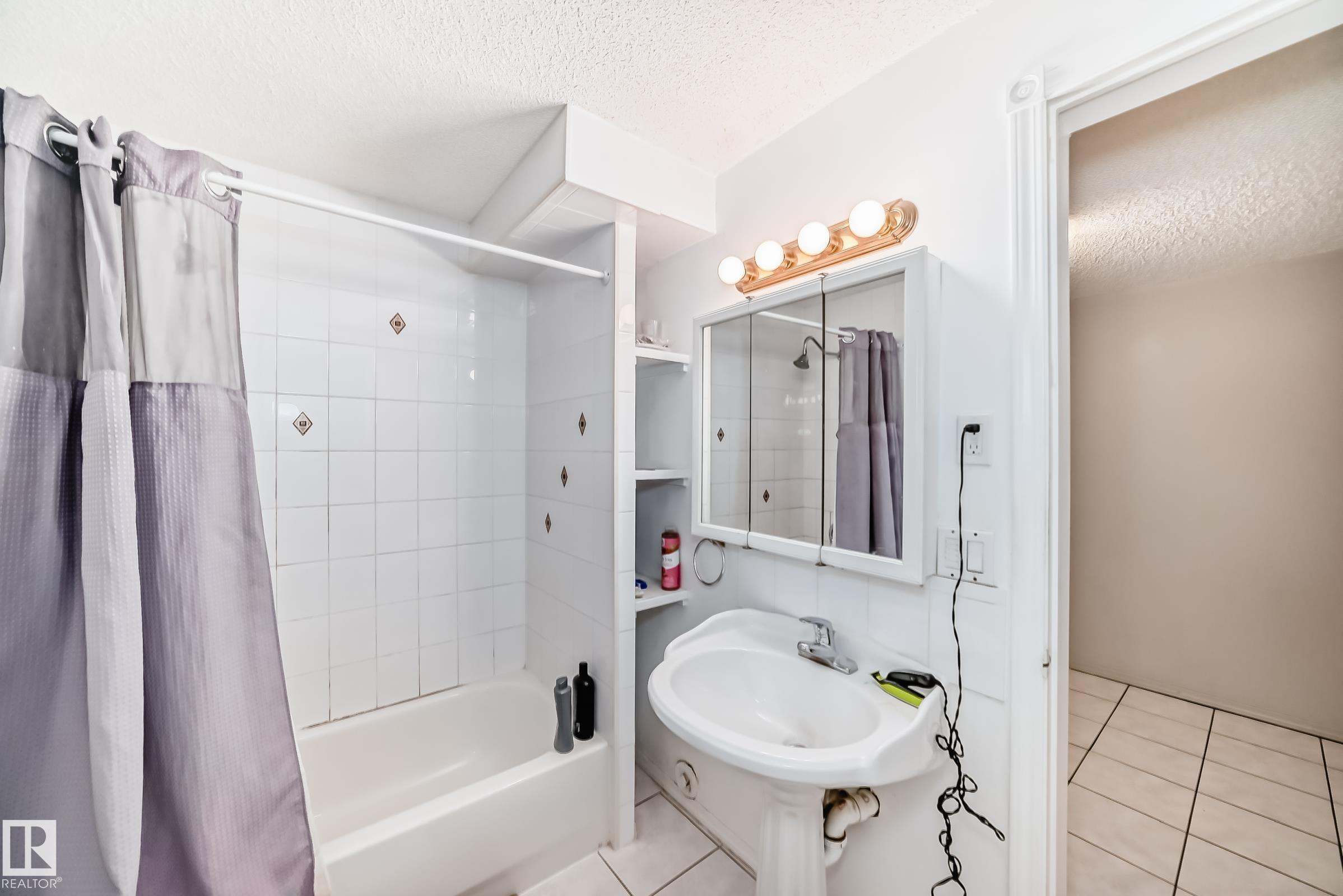 https://zimg.paragon.ice.com/ParagonImages/Property/PM/RAE/225401549/58/0/0/40e7f8ce3f90301287b5b12b79a6f857/1/9675a10d0aacc9b441fa43a50708f193/225401549-5E048808-B1CA-47A4-994E-EC1B04E45099.JPG