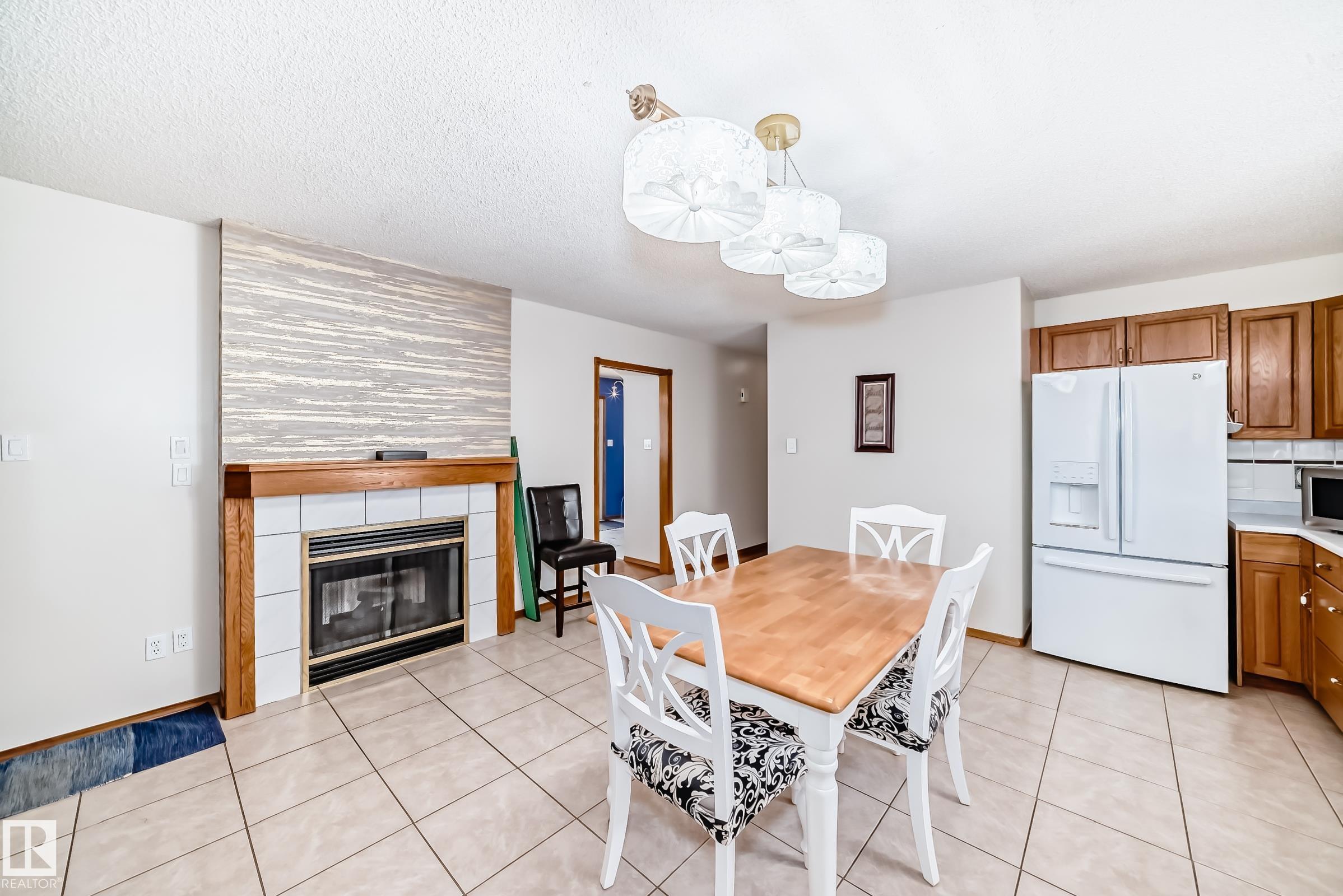 https://zimg.paragon.ice.com/ParagonImages/Property/PM/RAE/225401549/9/0/0/243395746ab803013a9bb8e920d5d716/1/9675a10d0aacc9b441fa43a50708f193/225401549-75A5E11D-1174-484E-8148-9E9503B2EC60.JPG