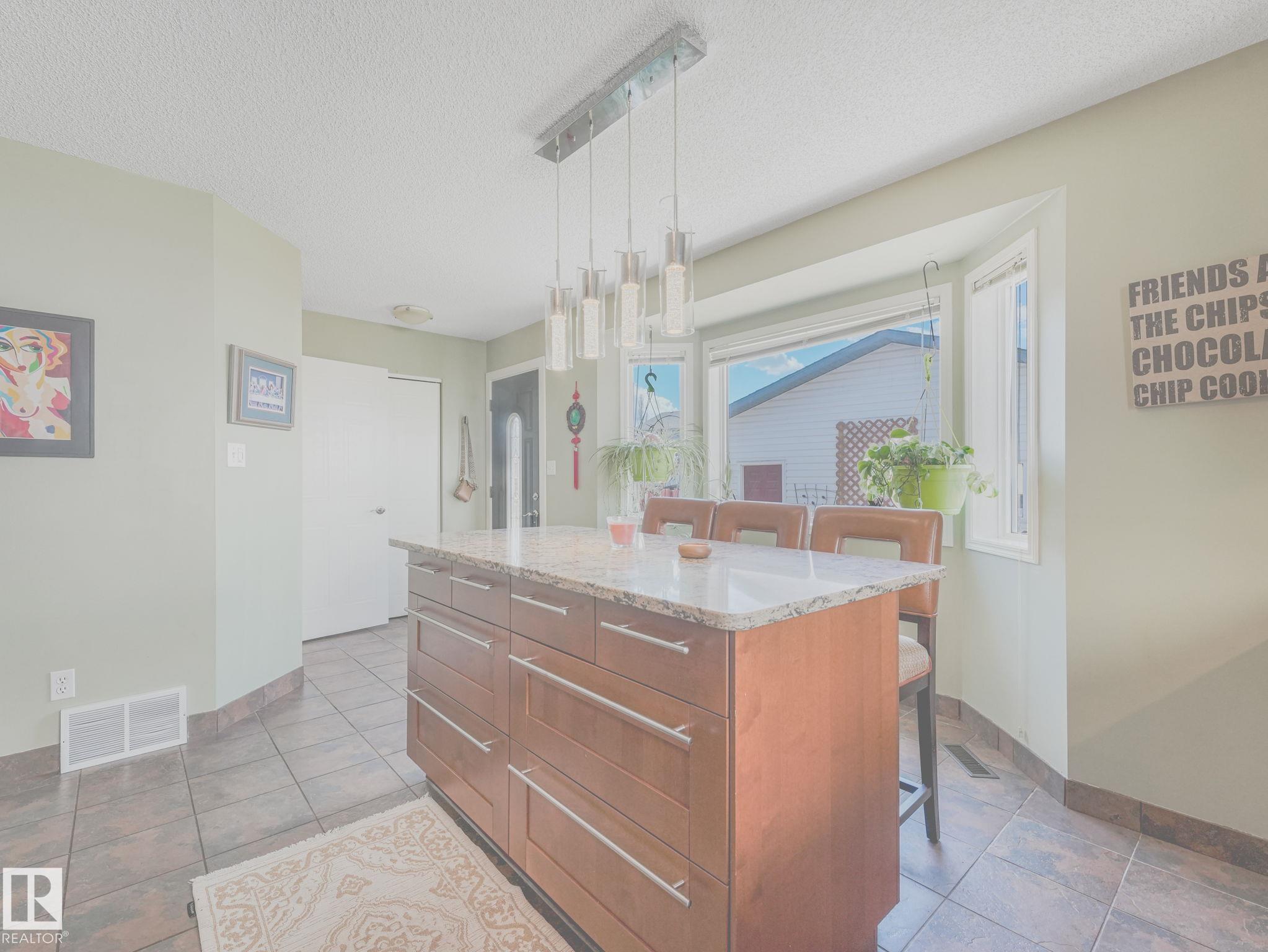 https://zimg.paragon.ice.com/ParagonImages/Property/PM/RAE/225401555/32/0/0/e1bffd9c1e3ea606d948a1daa874d48b/1/3322ec6d984a43774c95b13e1248ed0b/225401555-f2731474-429b-488d-9cd6-901e0122d023.JPG