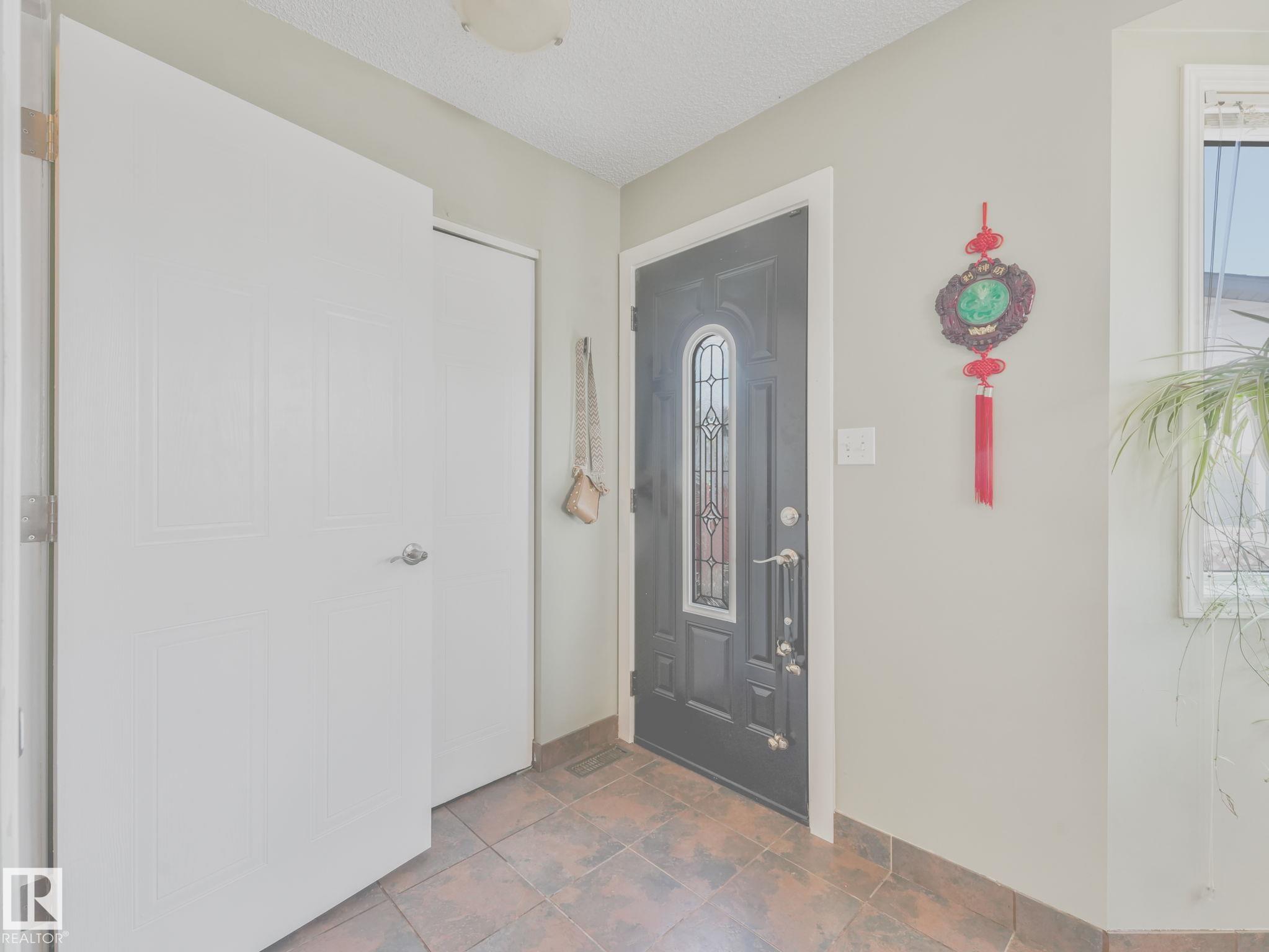https://zimg.paragon.ice.com/ParagonImages/Property/PM/RAE/225401555/35/0/0/82ef15240887e7a9d0864feacec5d4f4/1/3322ec6d984a43774c95b13e1248ed0b/225401555-bec6db12-114d-4b3c-bb37-857e16401e24.JPG