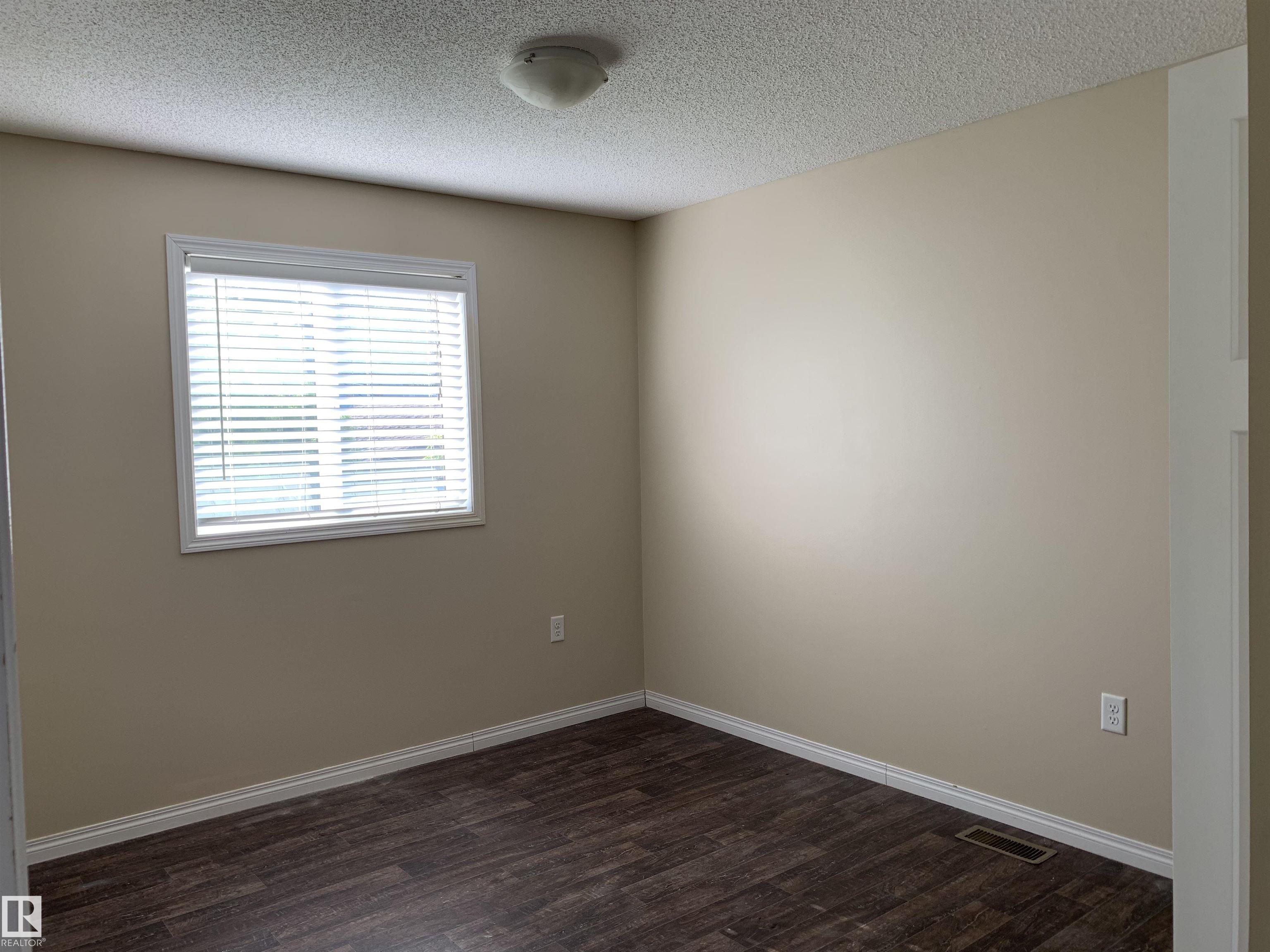 Photo 17 at 11824 93 Street NW, Alberta Avenue, Edmonton