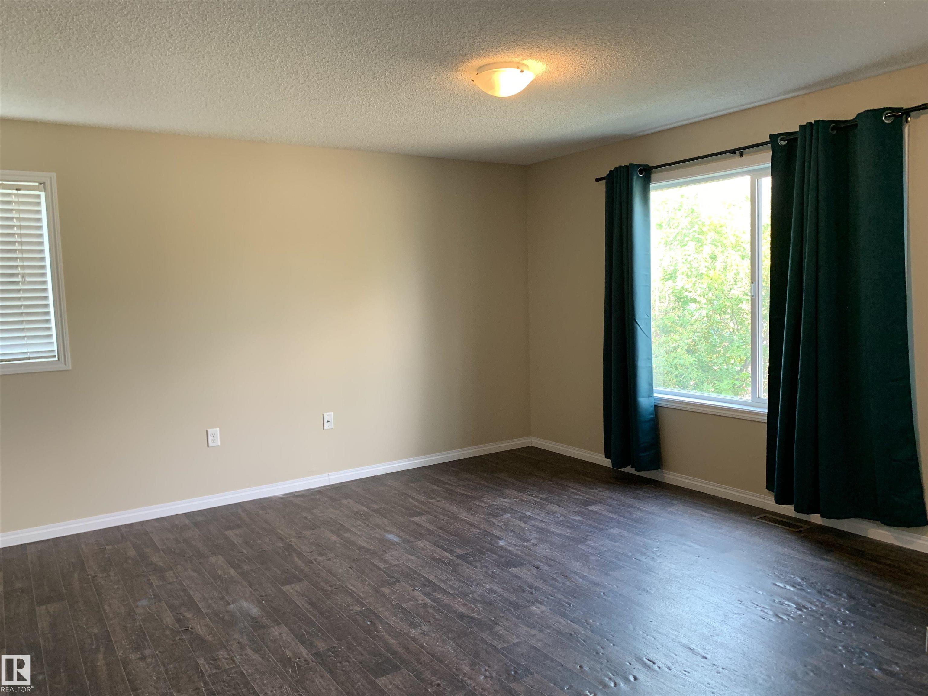 Photo 7 at 11824 93 Street NW, Alberta Avenue, Edmonton