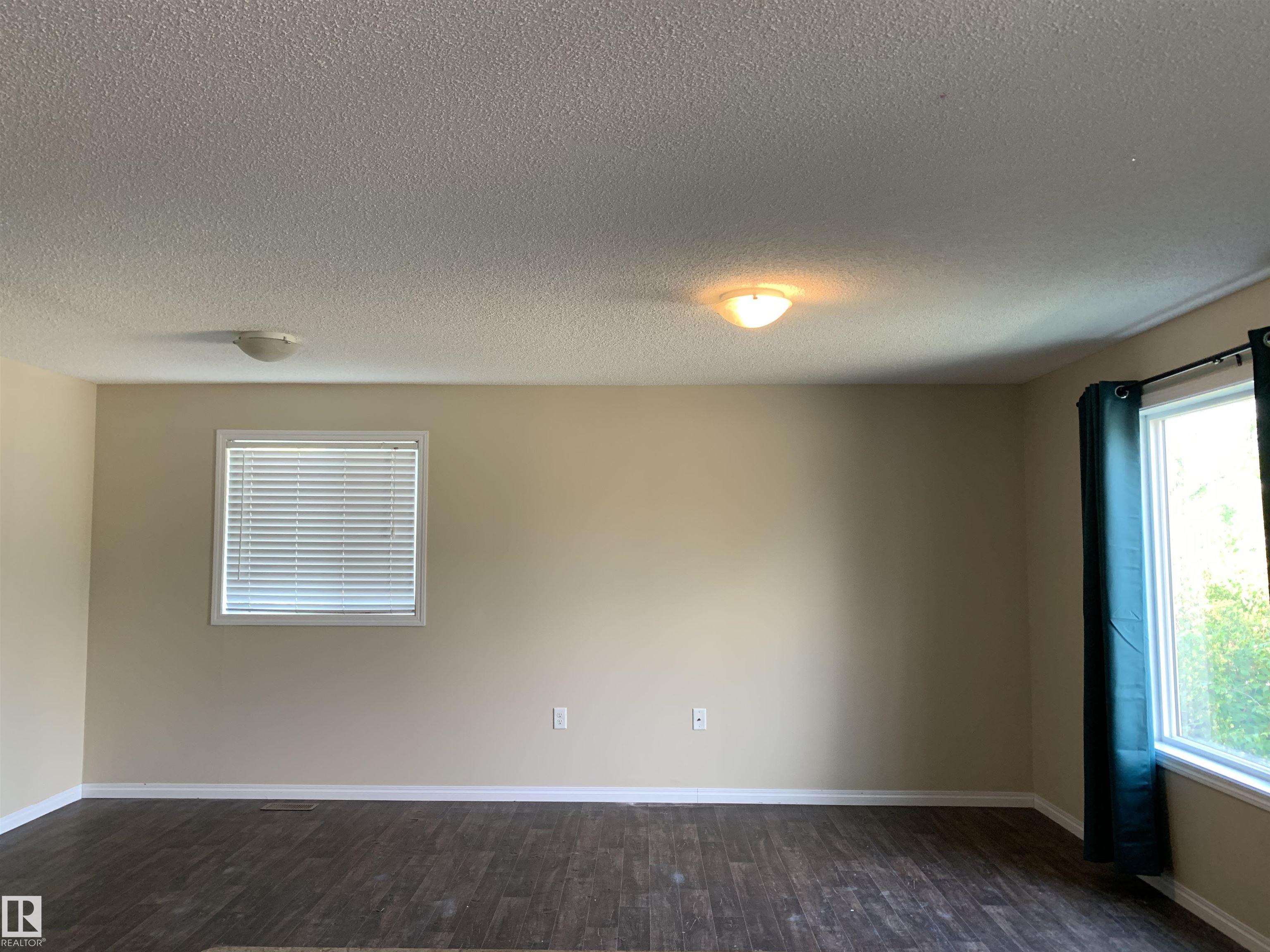 Photo 8 at 11824 93 Street NW, Alberta Avenue, Edmonton