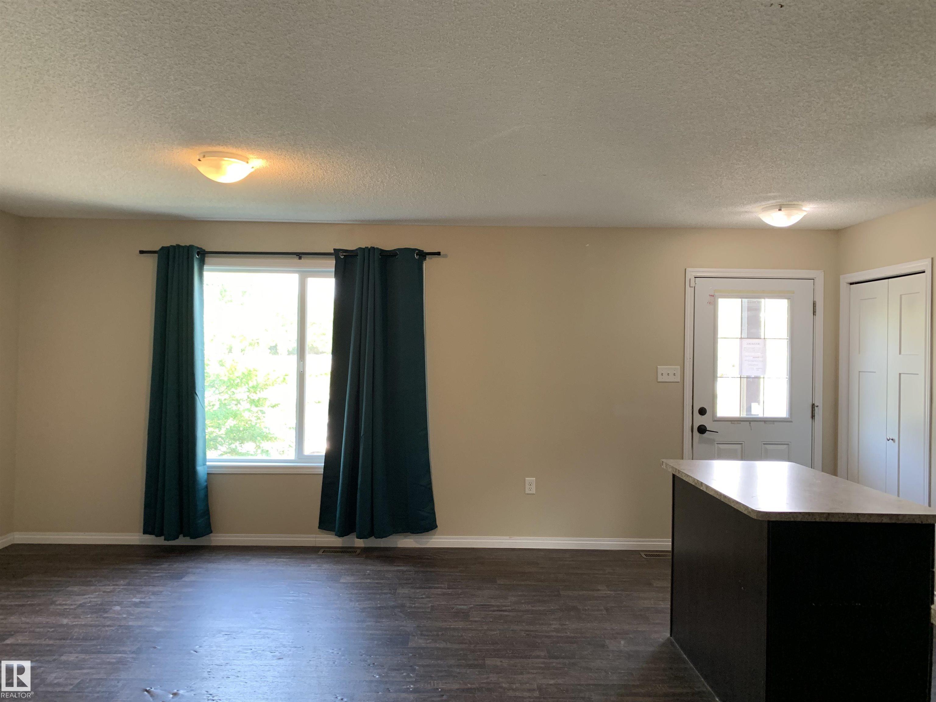 Photo 9 at 11824 93 Street NW, Alberta Avenue, Edmonton