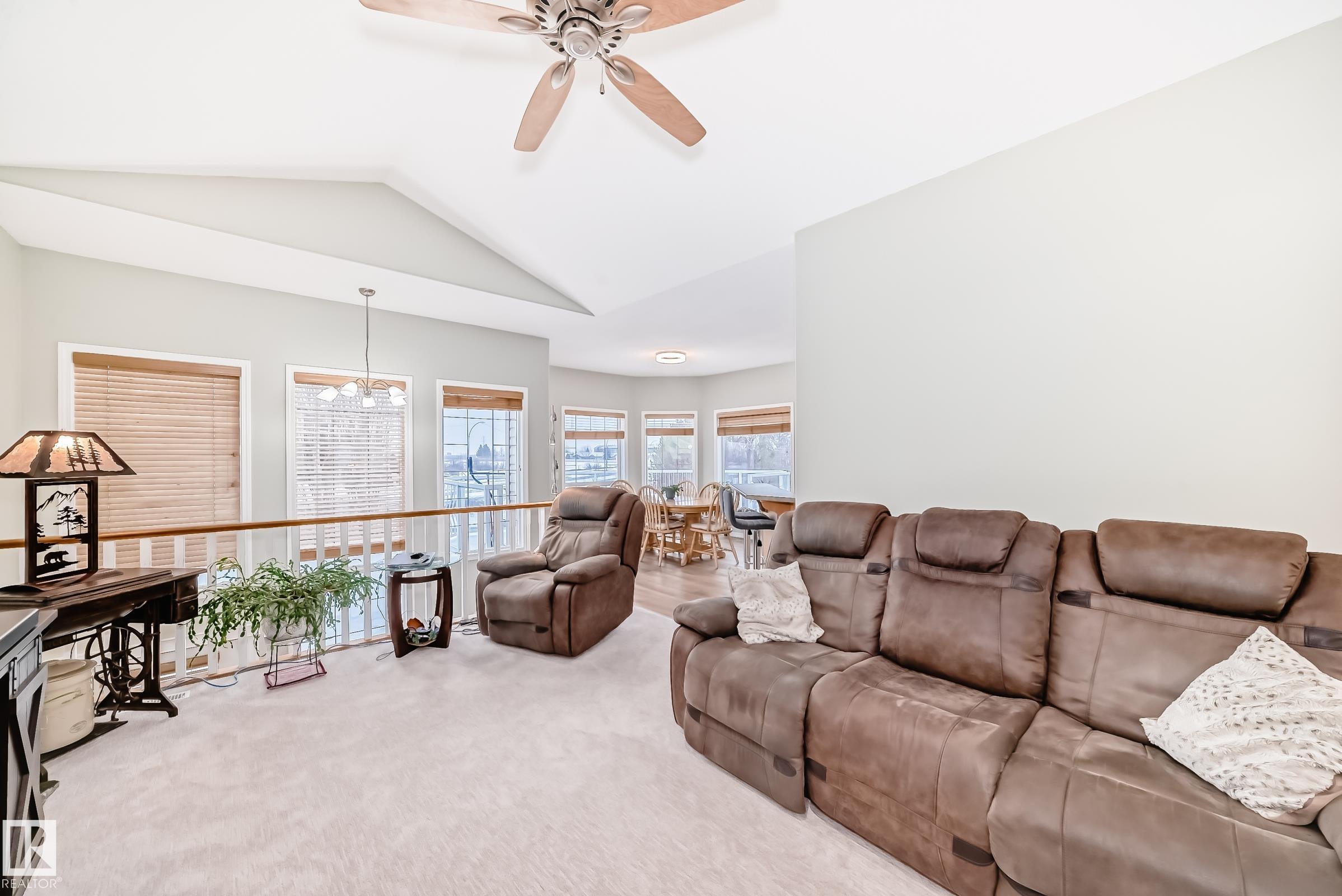 Photo 13 at 576 Glenwright Crescent NW, Glastonbury, Edmonton