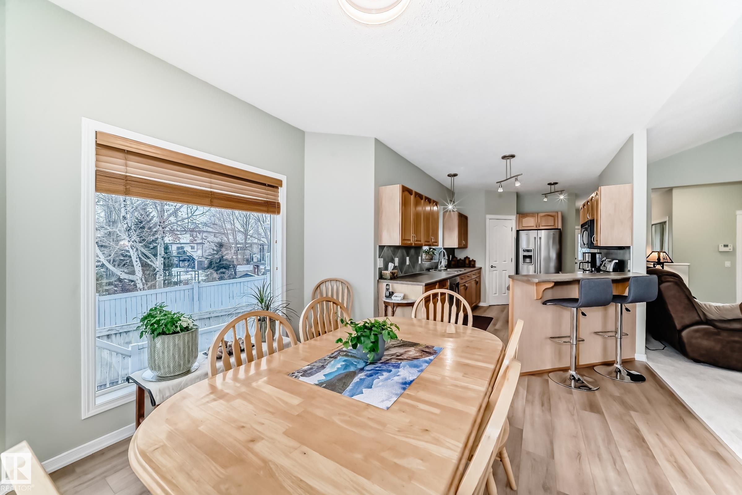 Photo 22 at 576 Glenwright Crescent NW, Glastonbury, Edmonton