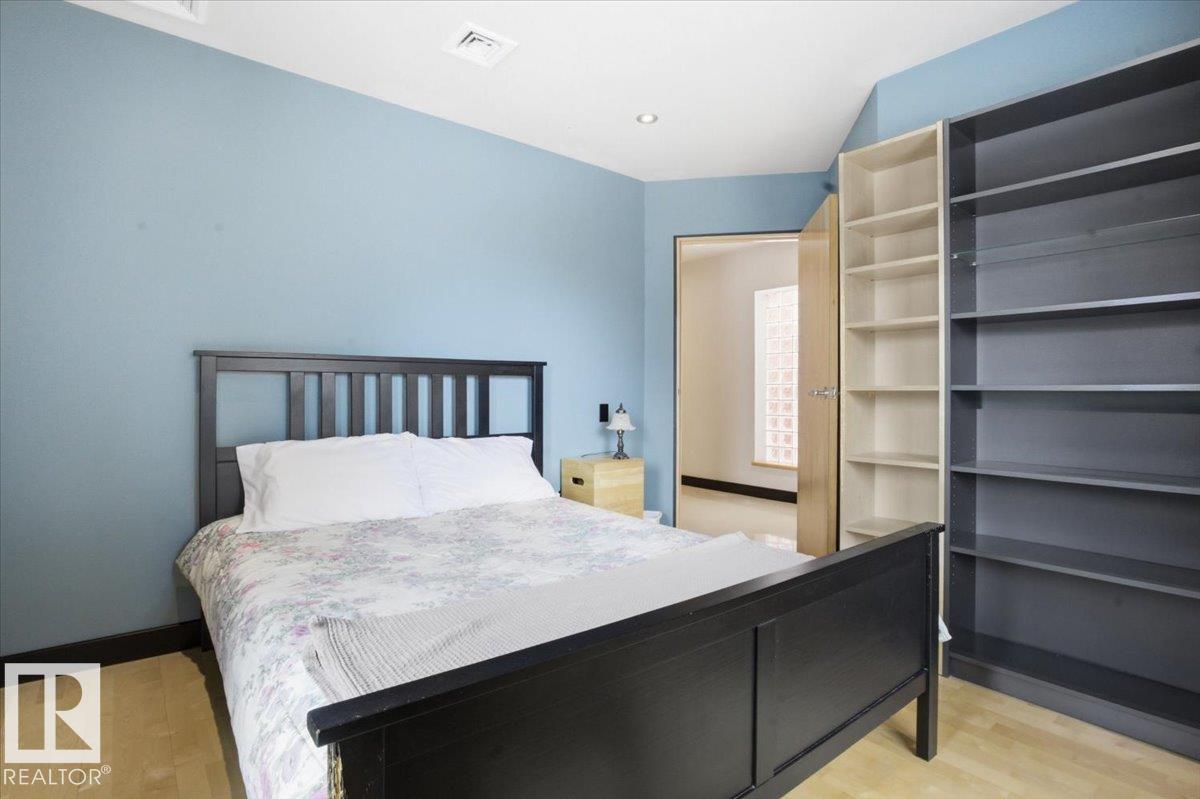 Photo 13 at 8709 92a Avenue NW, Strathearn, Edmonton