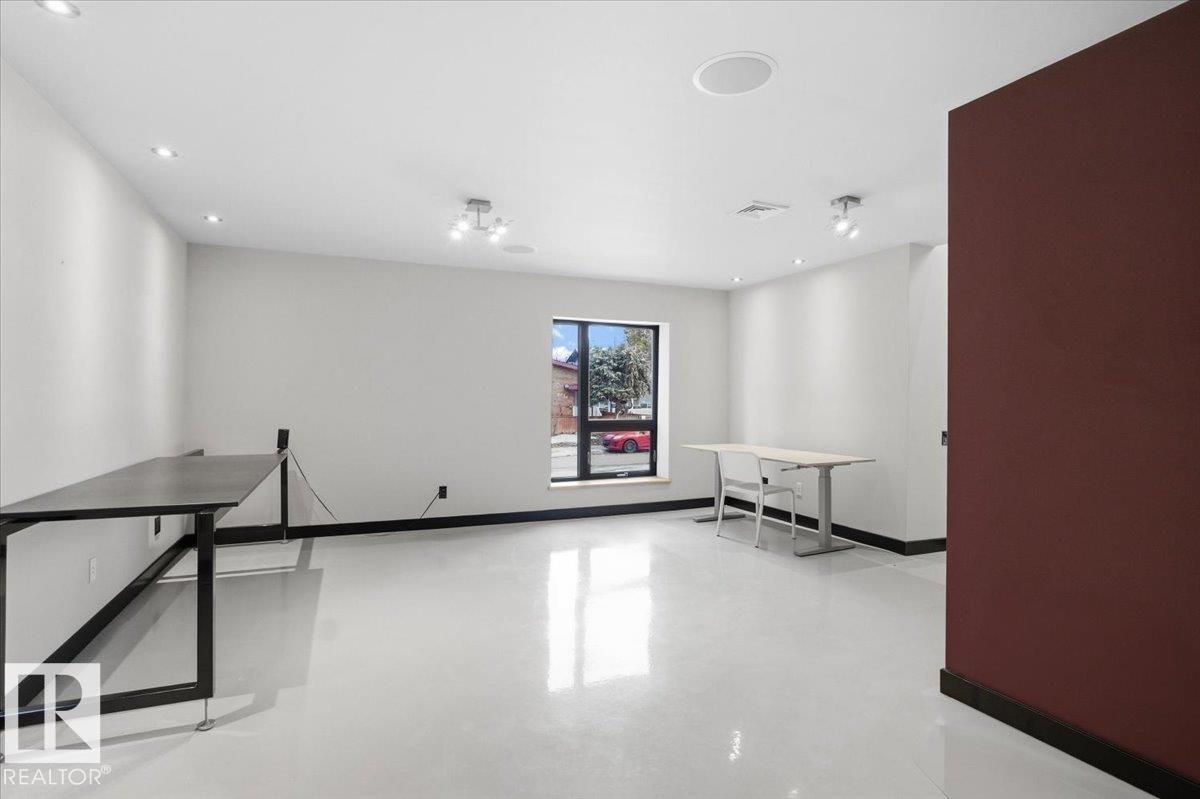 Photo 6 at 8709 92a Avenue NW, Strathearn, Edmonton