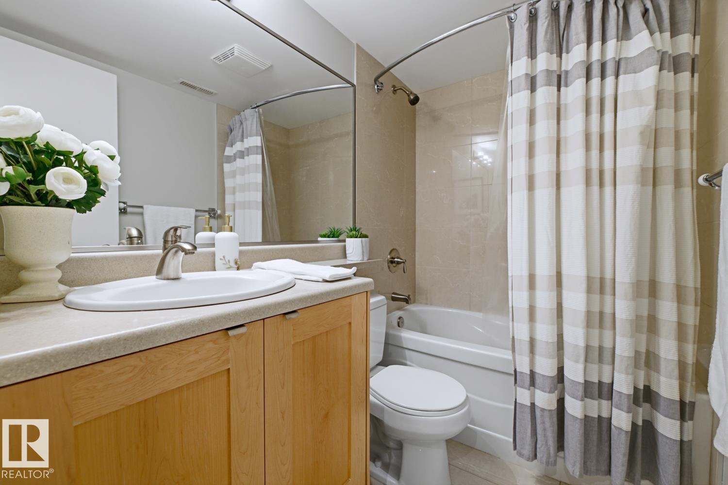 Photo 35 at 6310 109a Street NW, Parkallen, Edmonton