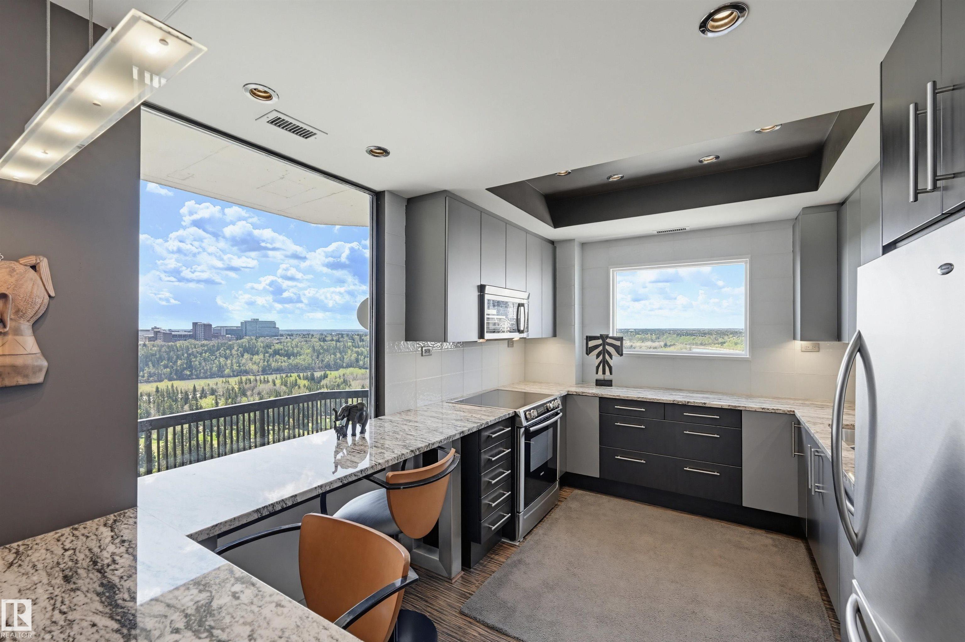 1704 - 11503 100 Avenue NW, Wîhkwêntôwin, Edmonton