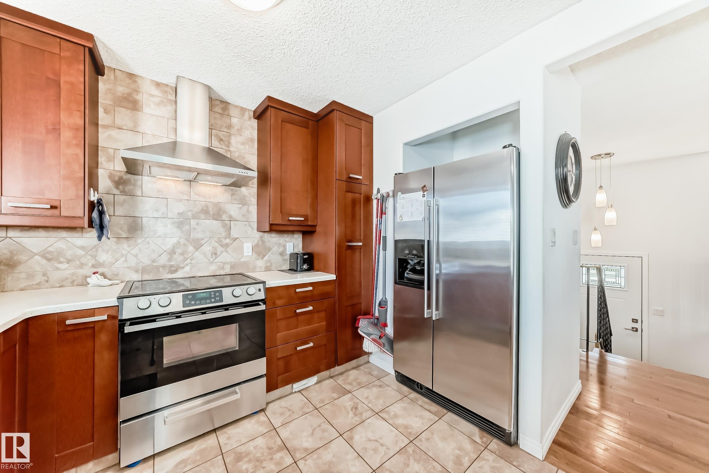 Photo 12 at 11812 139 Avenue NW, Carlisle, Edmonton