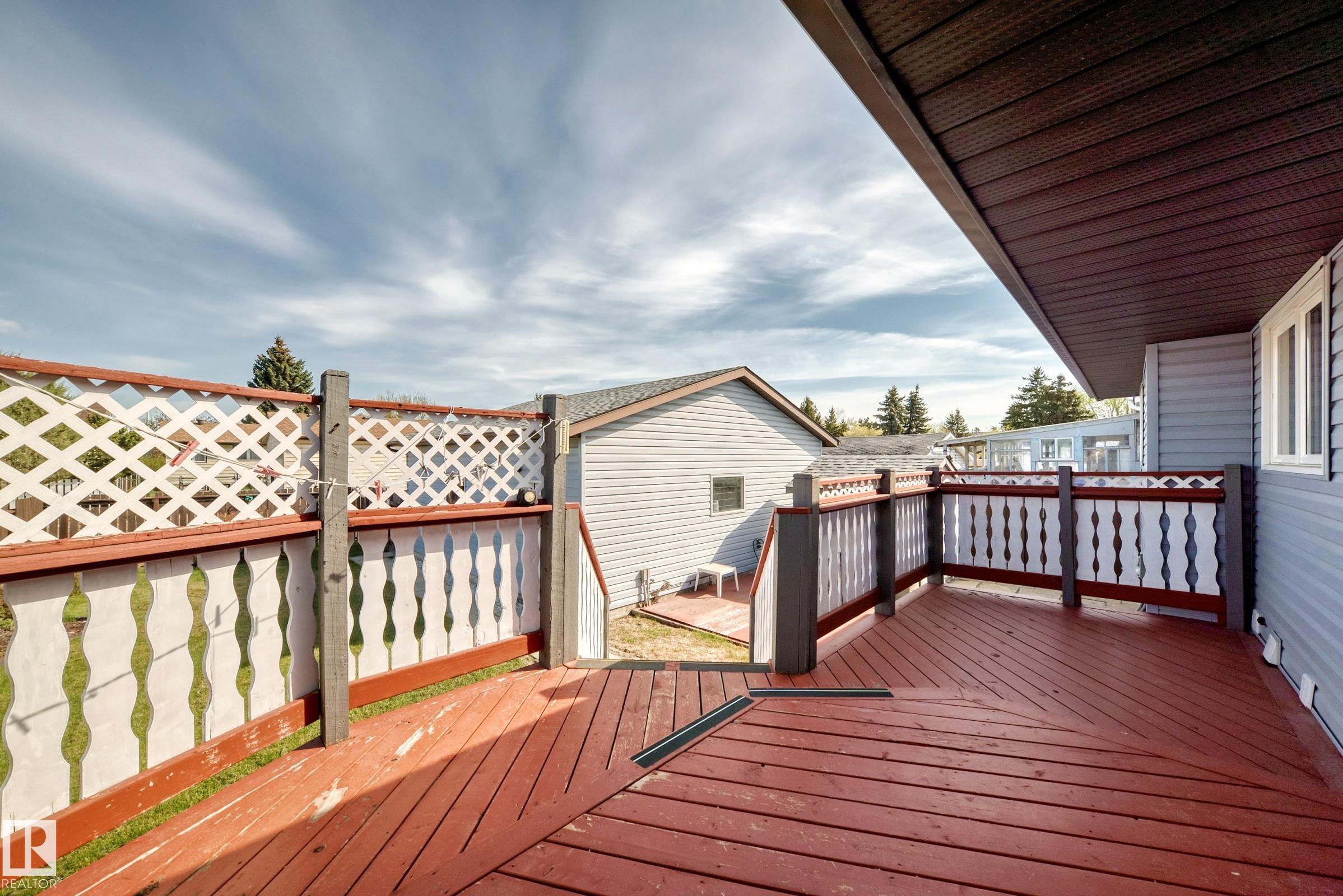 Photo 13 at 11812 139 Avenue NW, Carlisle, Edmonton