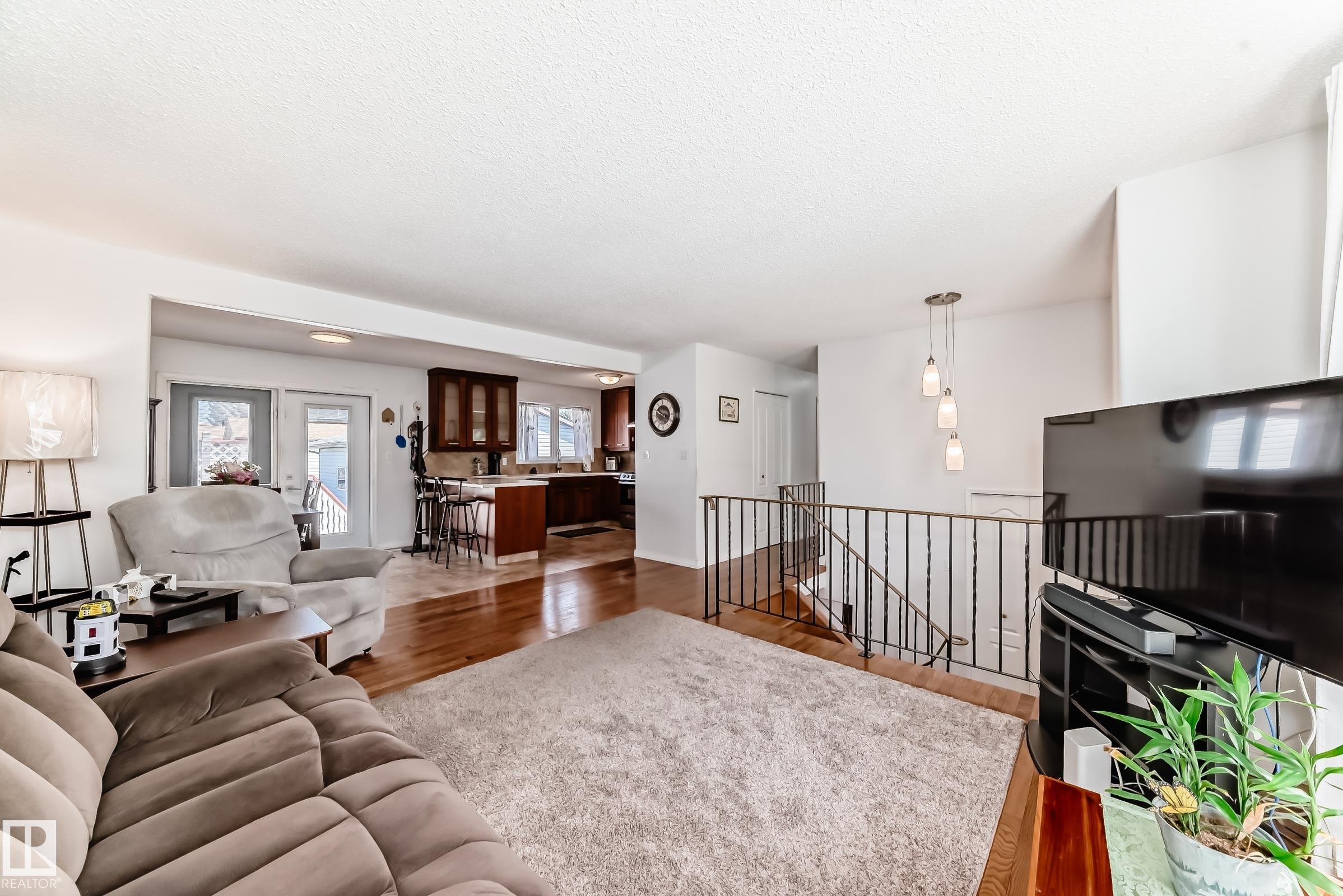 11812 139 Avenue NW, Carlisle, Edmonton