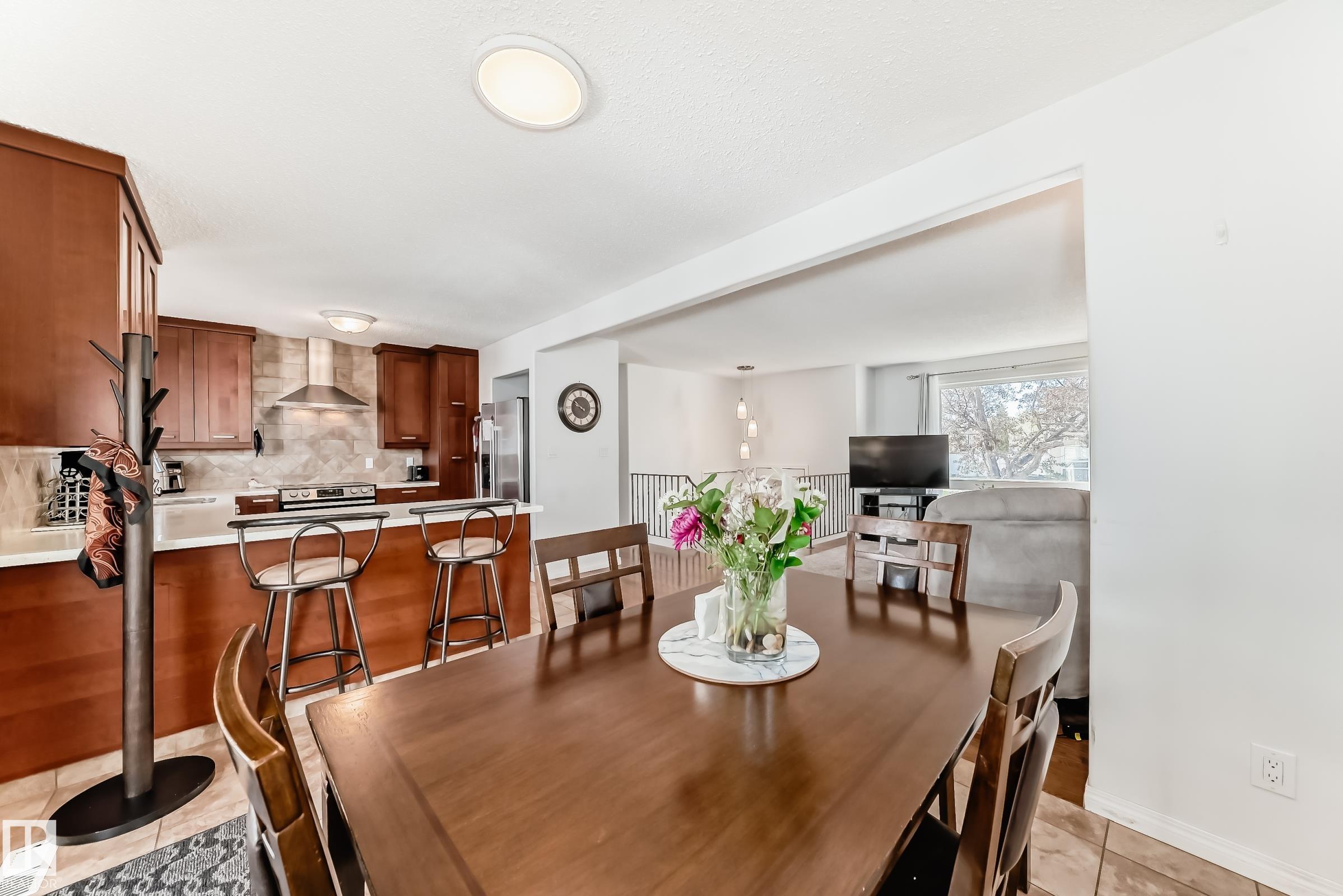 Photo 8 at 11812 139 Avenue NW, Carlisle, Edmonton