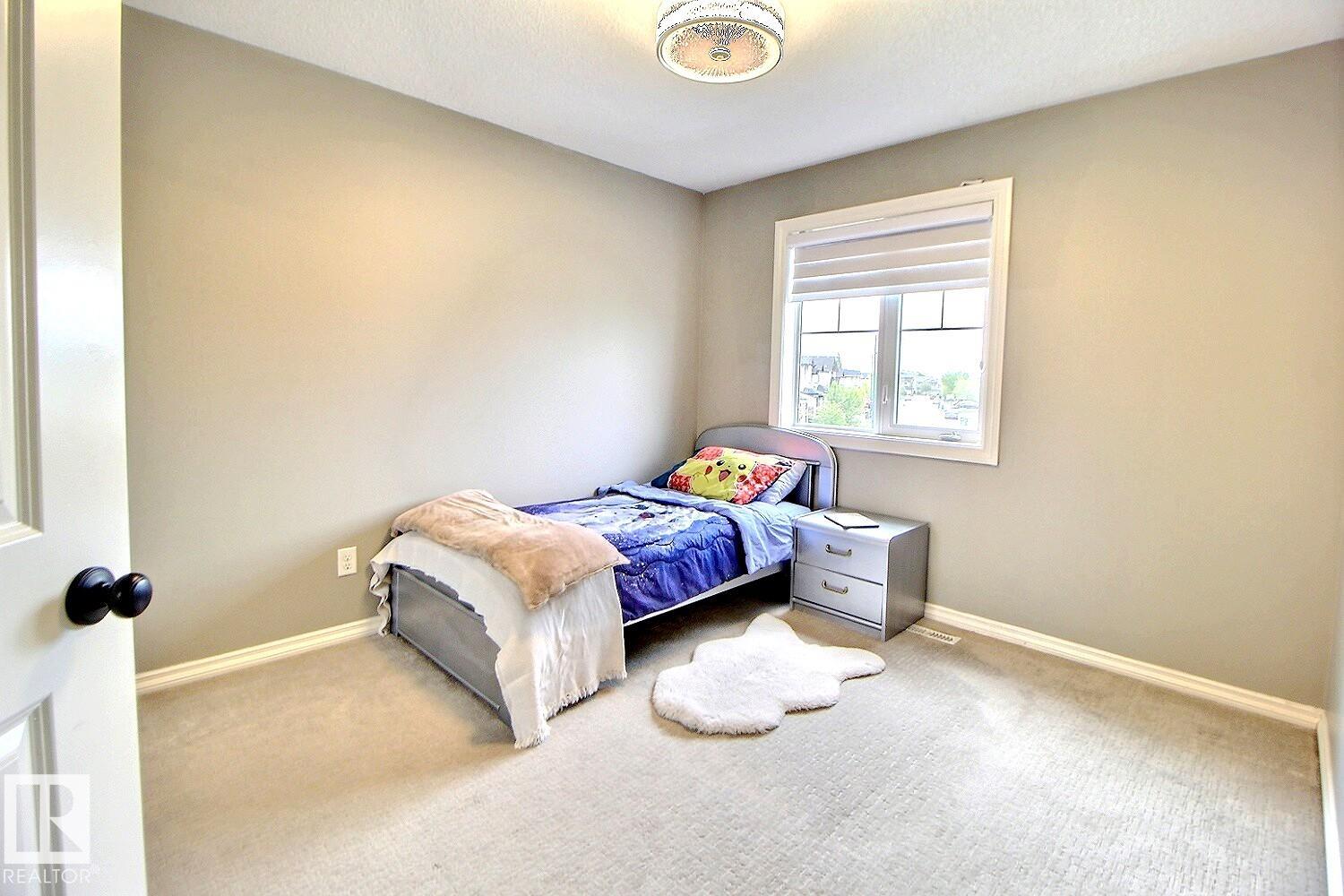 https://zimg.paragon.ice.com/ParagonImages/Property/PM/RAE/225401586/16/0/0/4ee3e62b79a5d6dcfe46d5175d6703da/1/df9256c2fb32d8287b434c0453cb9c22/225401586-017792A8-7999-4540-9114-F4389A42A58F.JPG