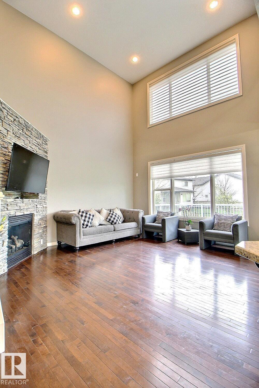 https://zimg.paragon.ice.com/ParagonImages/Property/PM/RAE/225401586/7/0/0/fb8f8ac10716957dd7bf420b2bd092f7/1/df9256c2fb32d8287b434c0453cb9c22/225401586-8AE4DB71-FB8F-4640-9F00-23C8632AD6B0.JPG