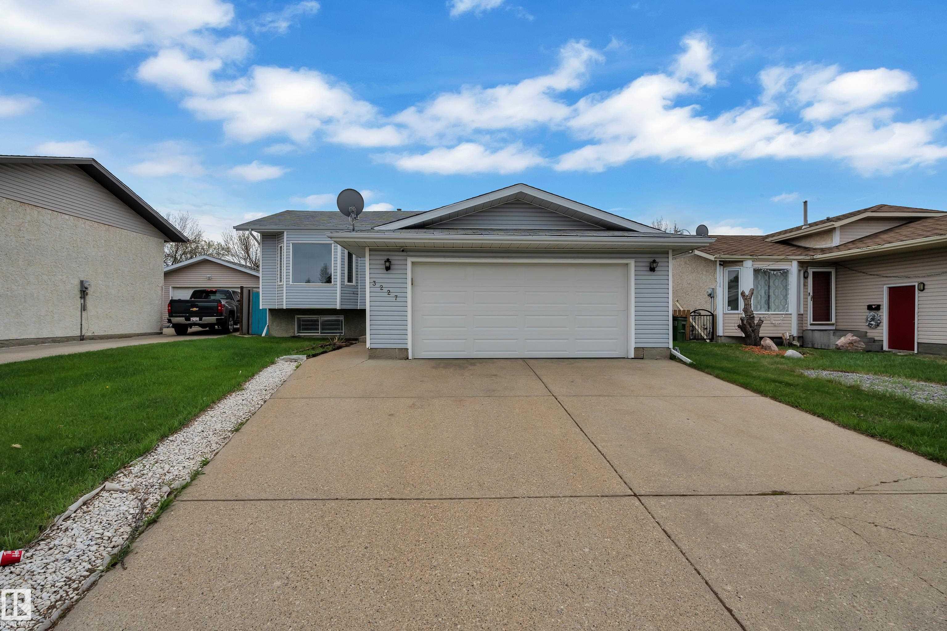 3227 145 Avenue NW, Kirkness, Edmonton