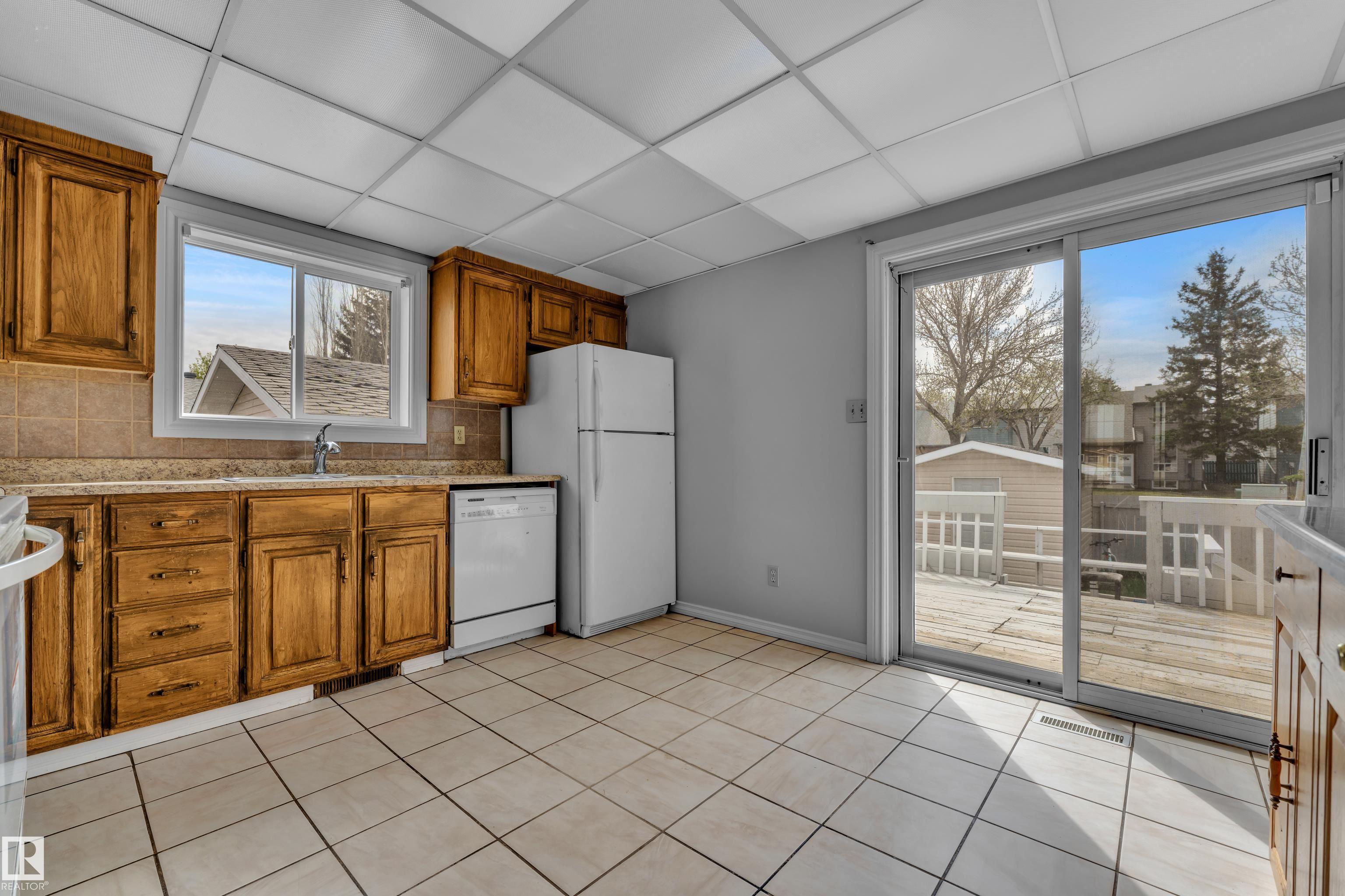 Photo 11 at 3227 145 Avenue NW, Kirkness, Edmonton