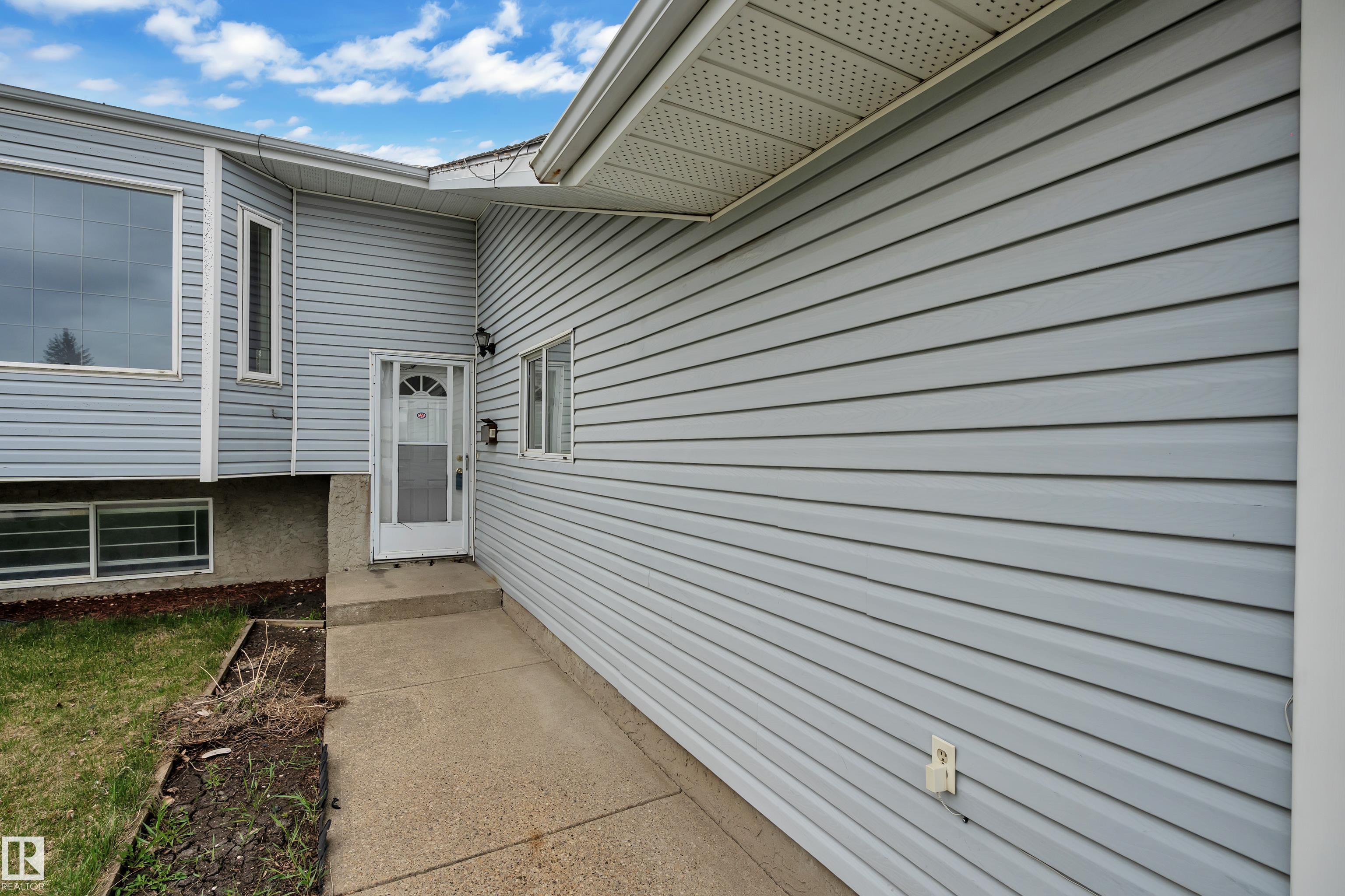 3227 145 Avenue NW, Kirkness, Edmonton