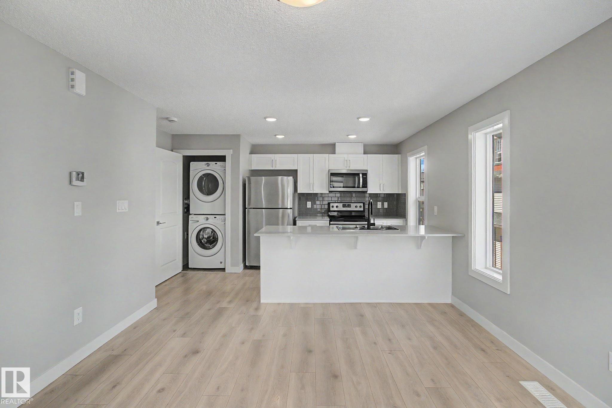 https://zimg.paragon.ice.com/ParagonImages/Property/PM/RAE/225401595/9/0/0/e9802c709354dded95042a7496b9888b/1/8db1d2a3690f280d40f4de989dd44b6d/225401595-4d4fcd6e-c867-4358-8959-4e4a478257ad.JPG