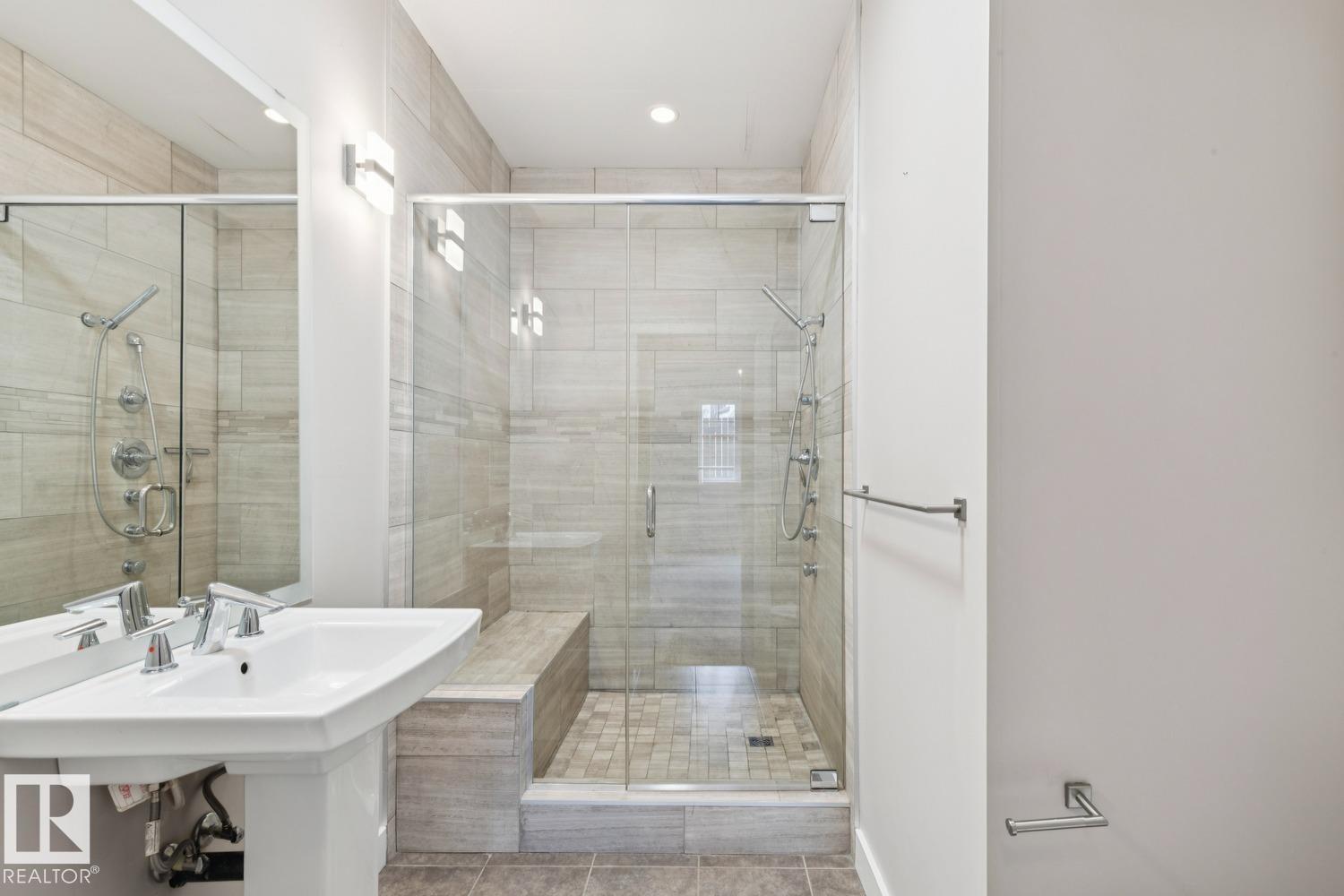 Photo 15 at 16 - 11518 76 Avenue NW, Belgravia, Edmonton