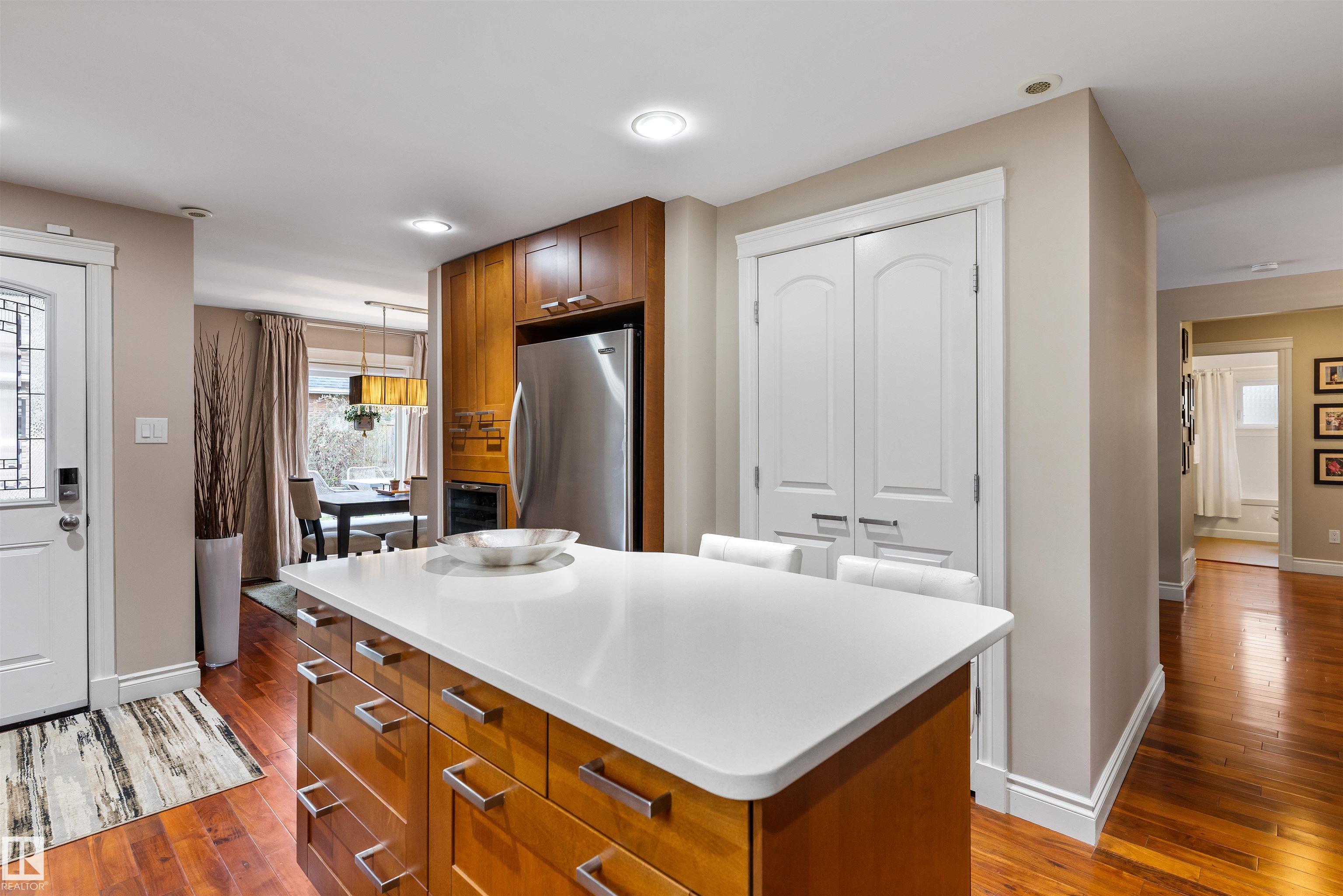 https://zimg.paragon.ice.com/ParagonImages/Property/PM/RAE/225401601/17/0/0/229f46fb959a0702d6b586c4f26275a3/1/b8fd85b5c10049239ed99596fa475d54/225401601-0663f549-8b87-4c92-bc33-99a26056aee4.JPG