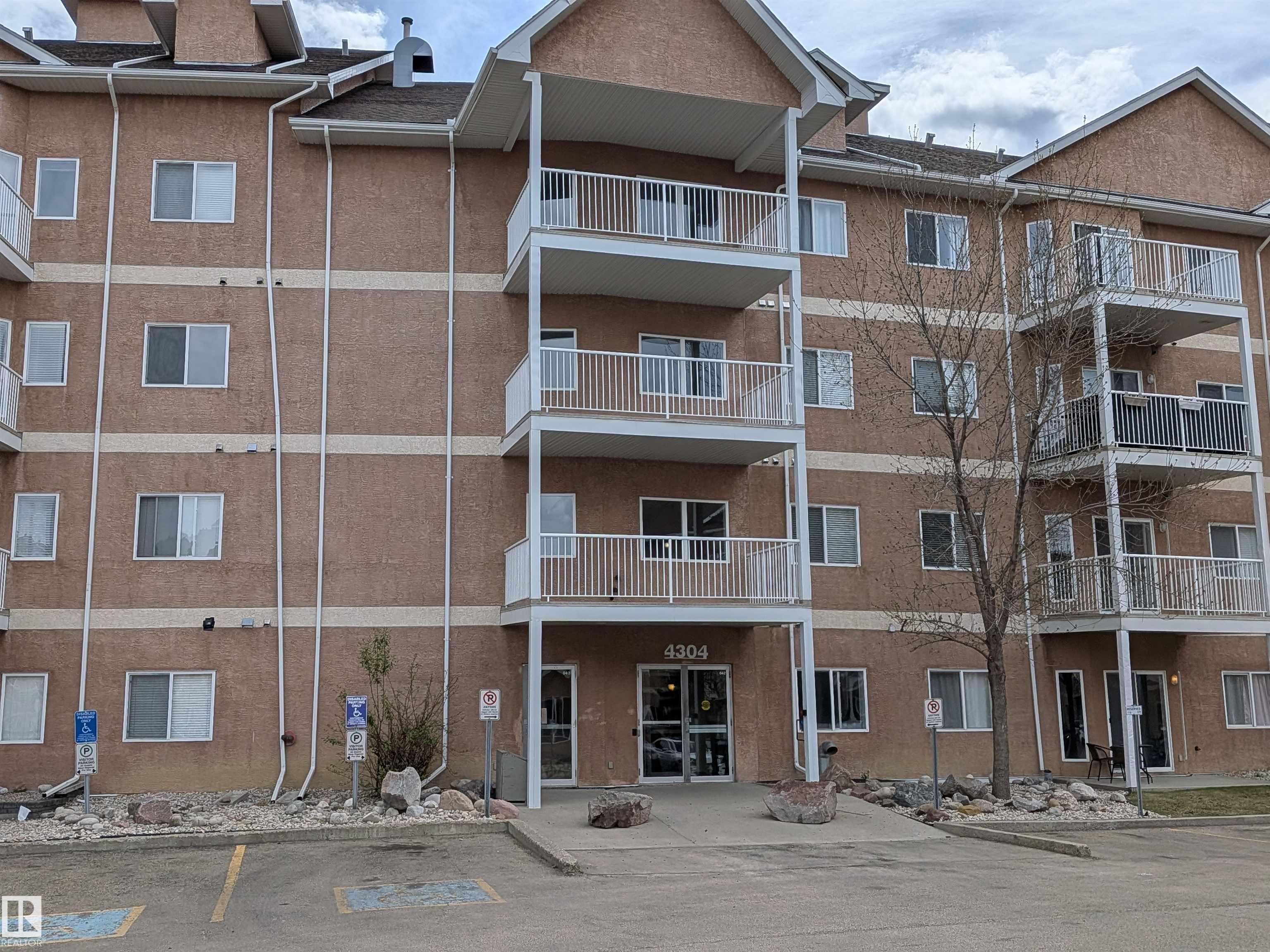 419 - 4304 139 Avenue NW, Clareview Town Centre, Edmonton