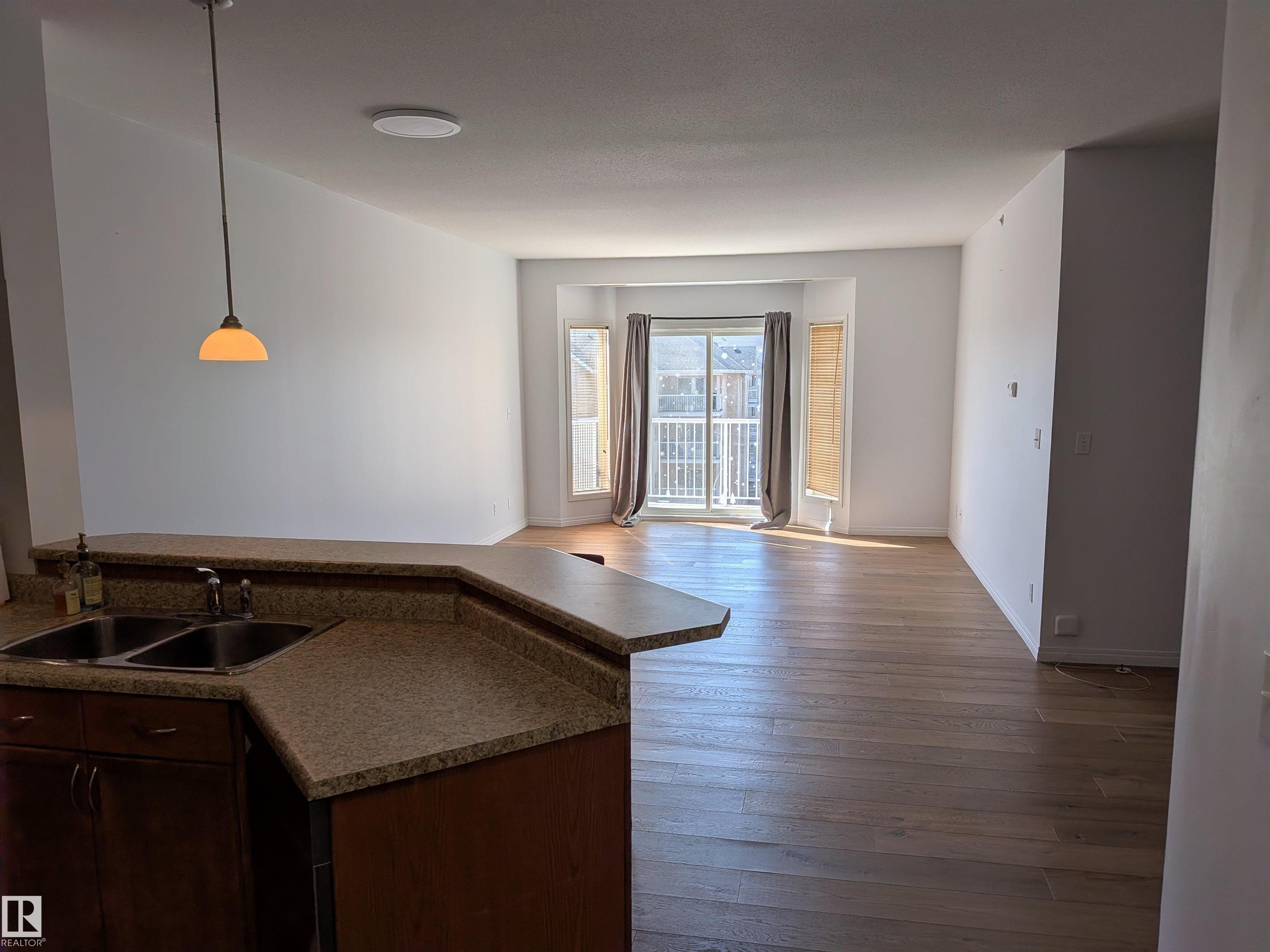 419 - 4304 139 Avenue NW, Clareview Town Centre, Edmonton