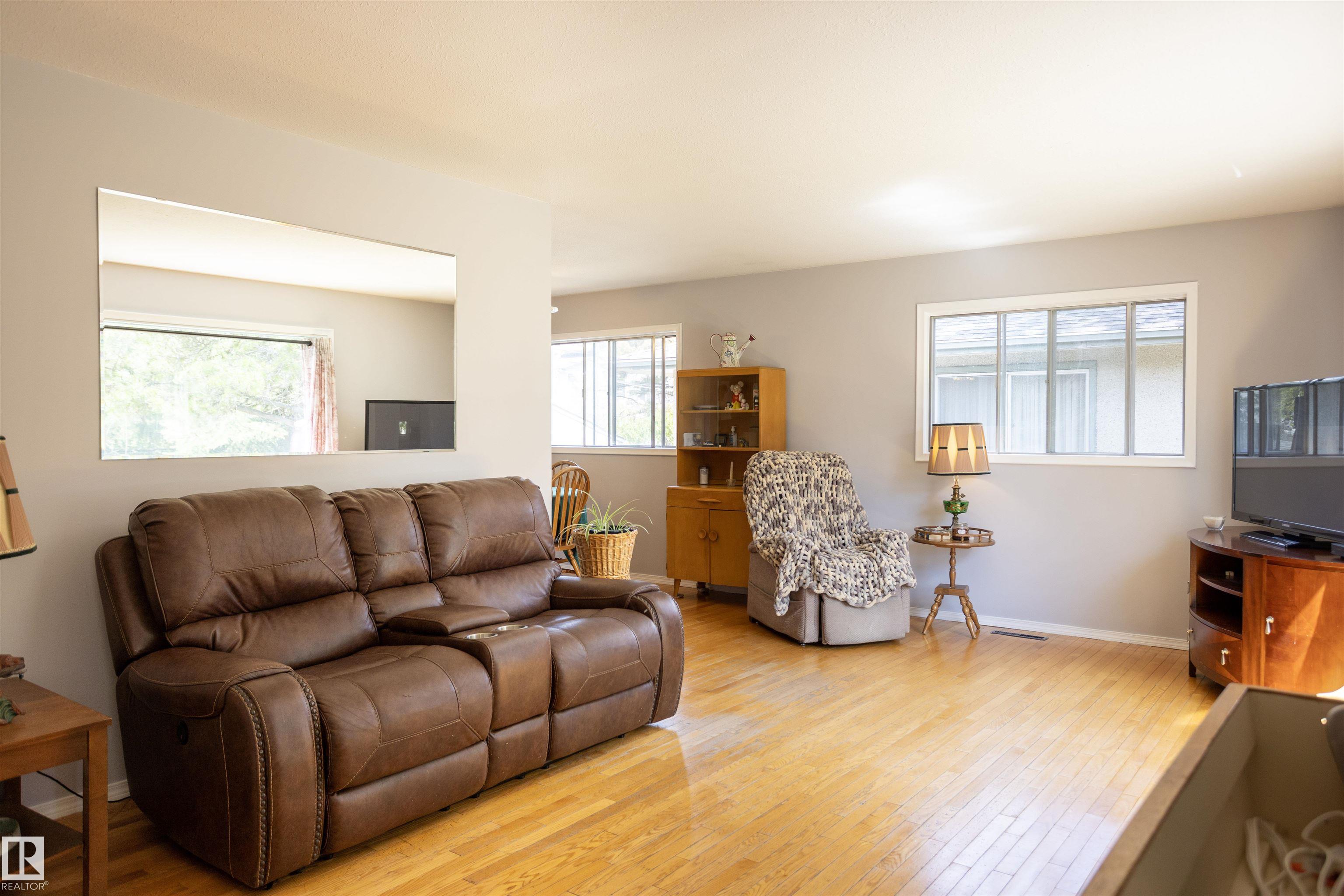 Photo 11 at 10428 68 Avenue NW, Allendale, Edmonton