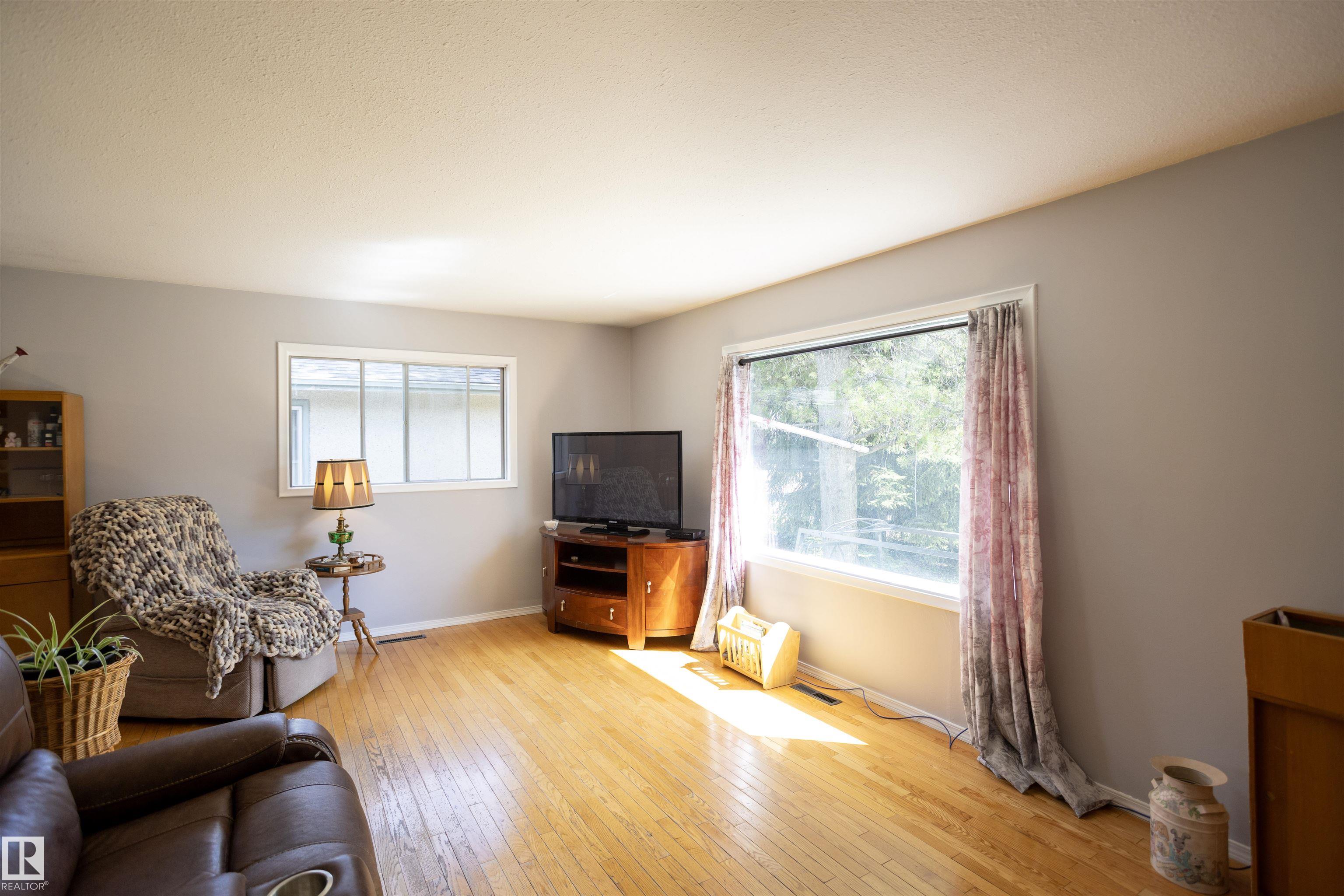 Photo 8 at 10428 68 Avenue NW, Allendale, Edmonton