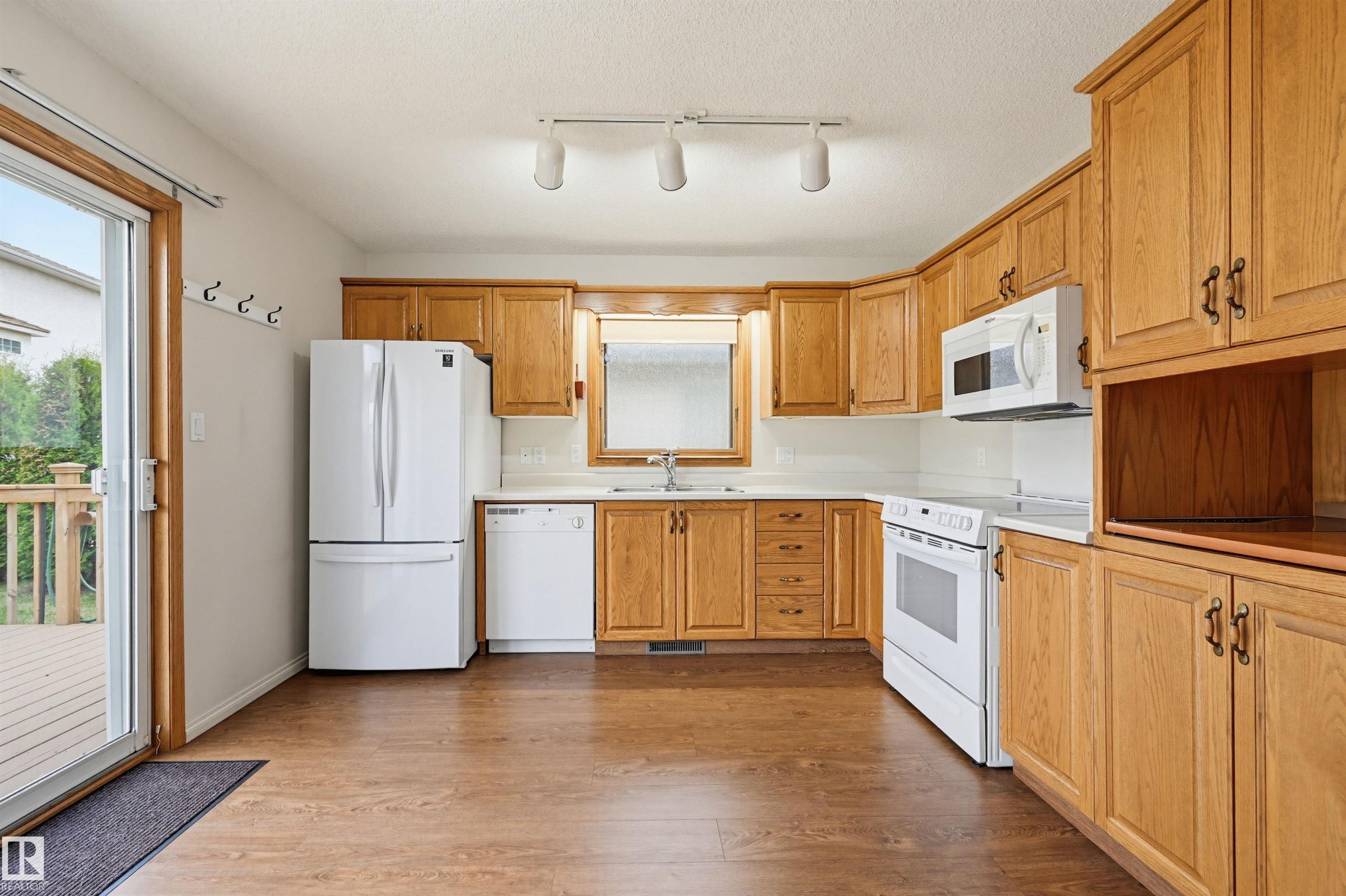 Photo 14 at 604 Revell Wynd NW, Rhatigan Ridge, Edmonton