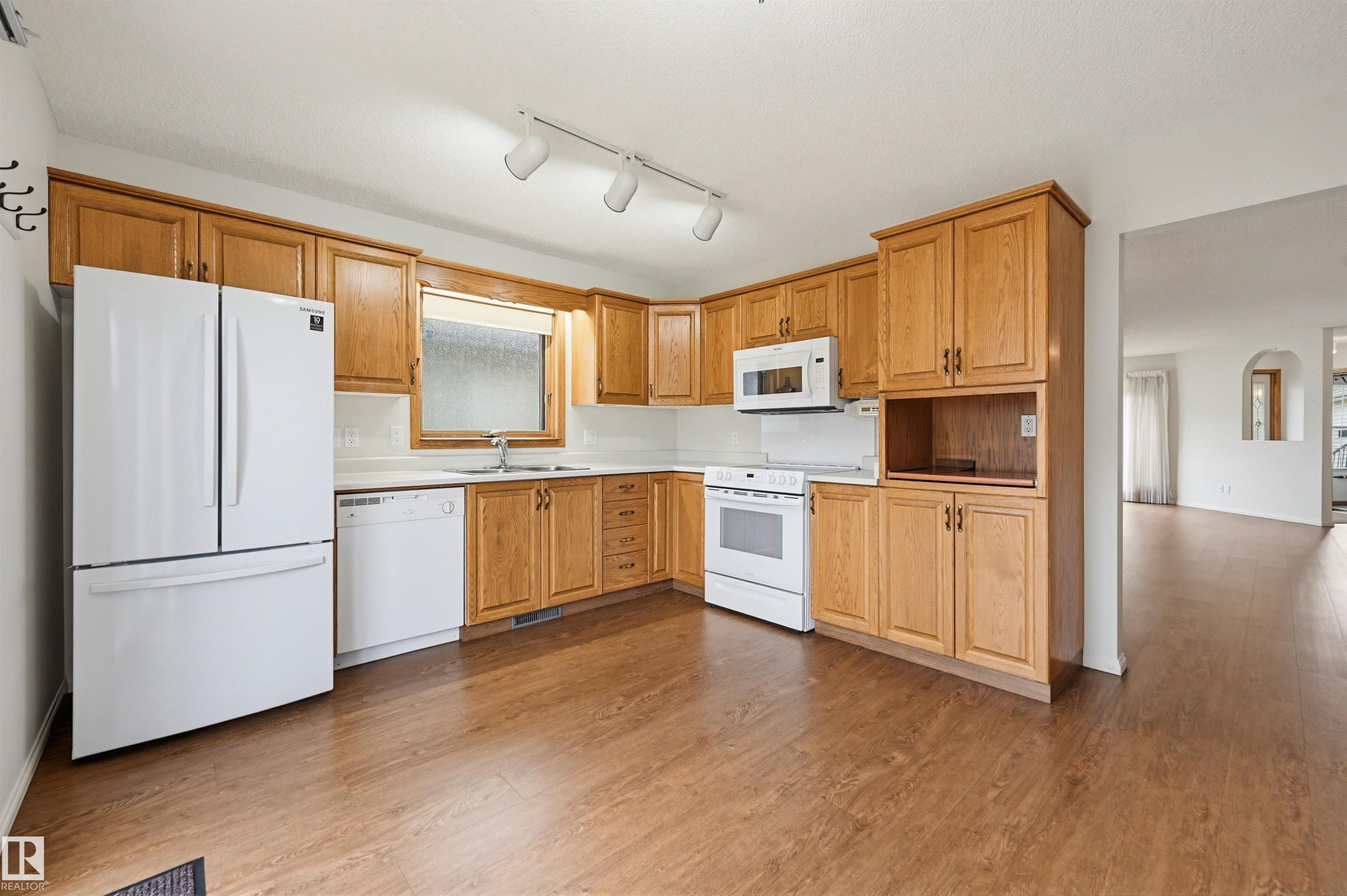 604 Revell Wynd NW, Rhatigan Ridge, Edmonton