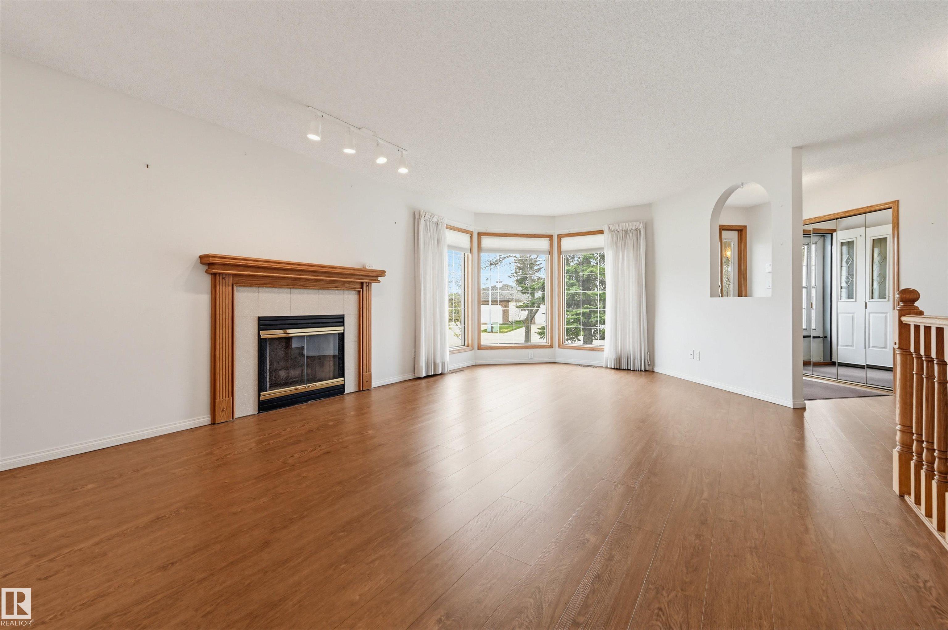 Photo 8 at 604 Revell Wynd NW, Rhatigan Ridge, Edmonton