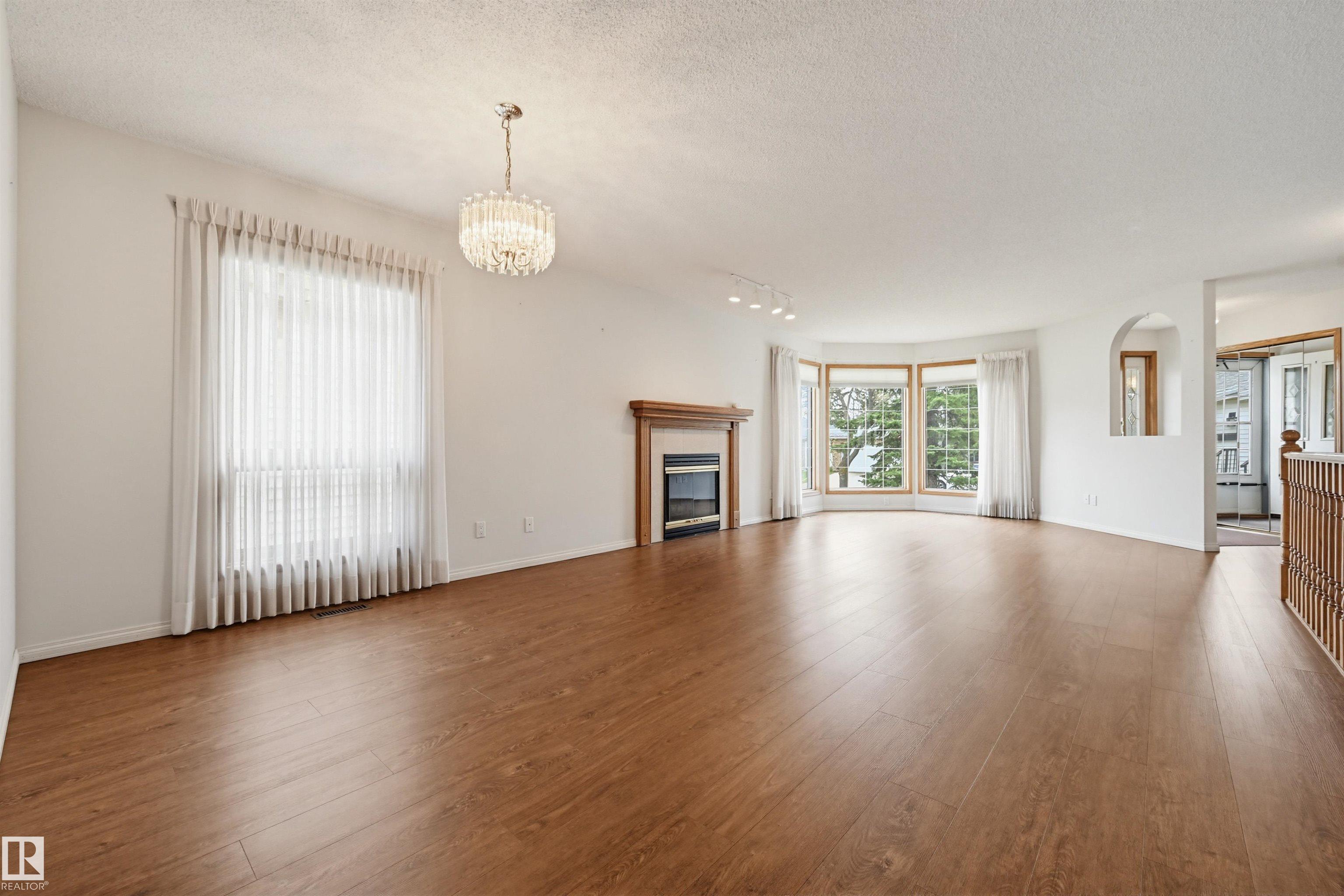 Photo 10 at 604 Revell Wynd NW, Rhatigan Ridge, Edmonton