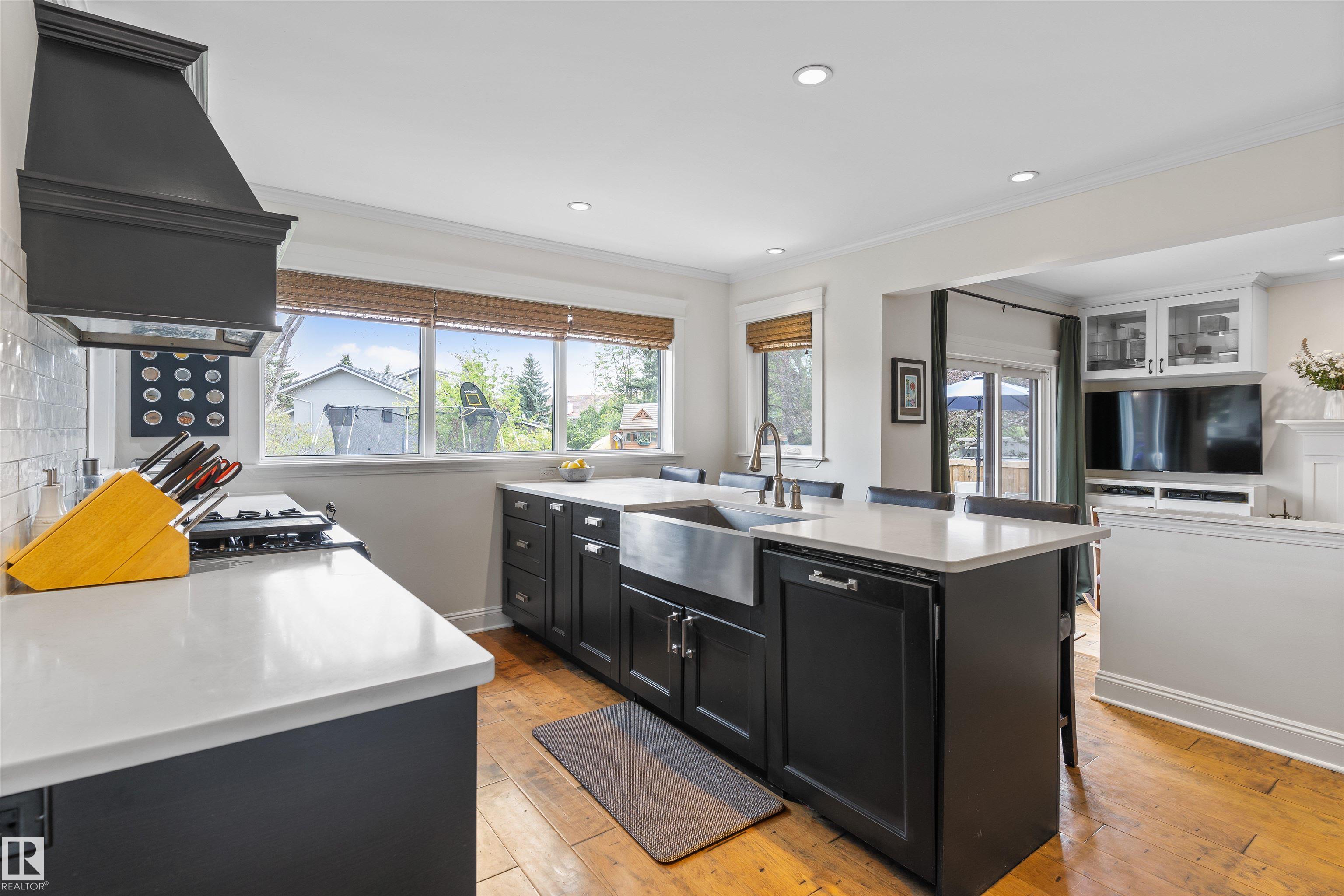 Photo 8 at 4711 Whitemud Road NW, Ramsay Heights, Edmonton