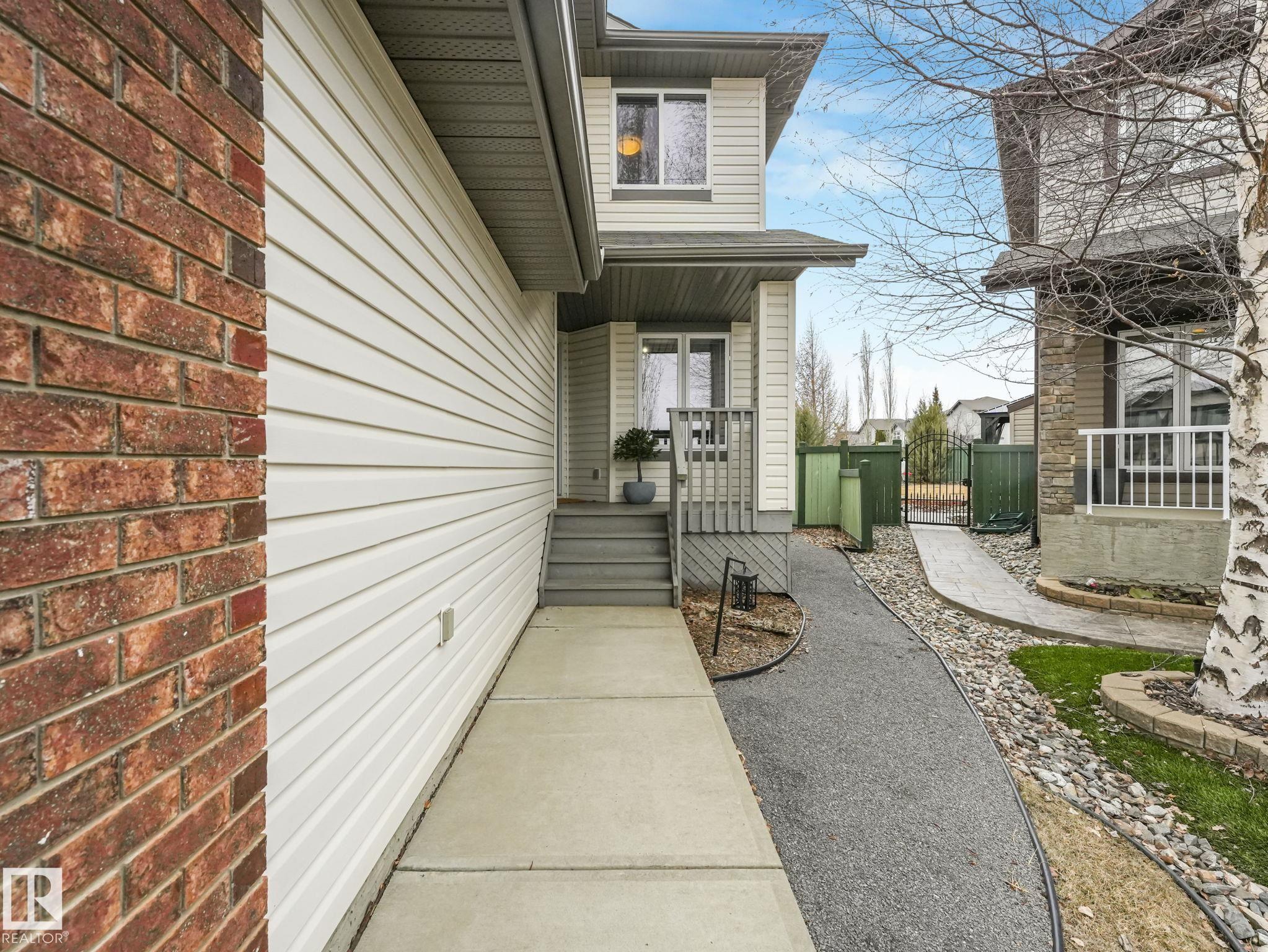 Photo 16 at 20853 92a Avenue NW, Suder Greens, Edmonton