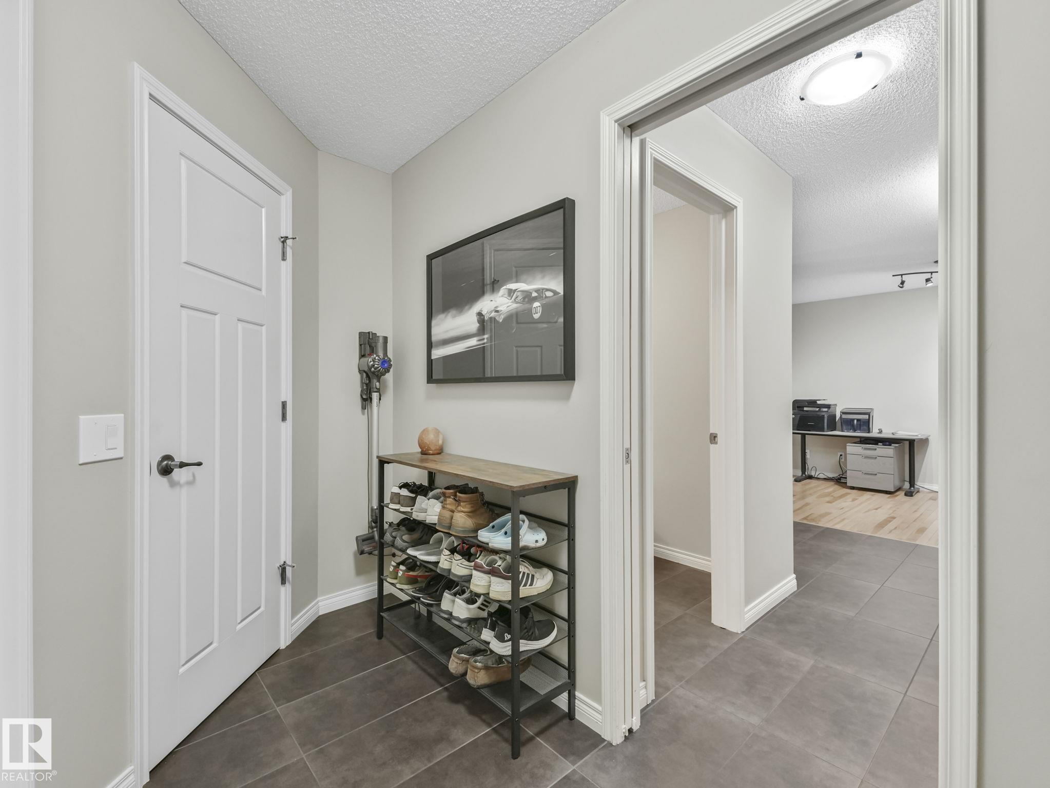 Photo 18 at 20853 92a Avenue NW, Suder Greens, Edmonton