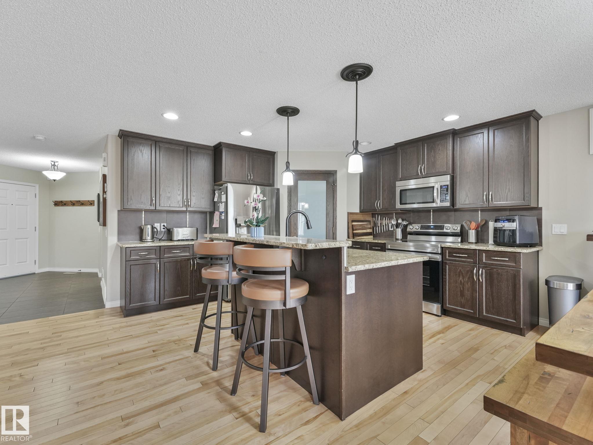 Photo 22 at 20853 92a Avenue NW, Suder Greens, Edmonton