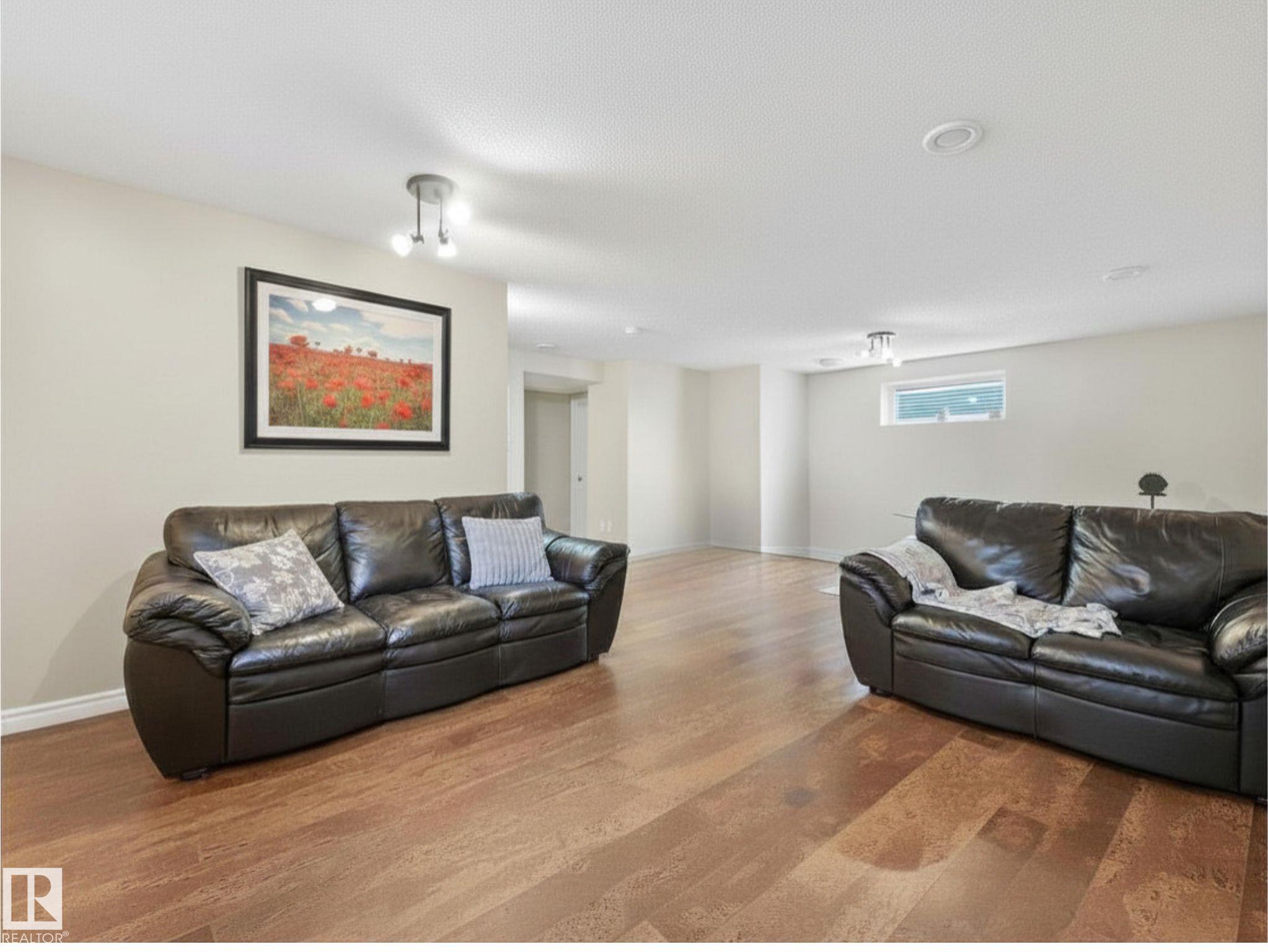 https://zimg.paragon.ice.com/ParagonImages/Property/PM/RAE/225401623/41/0/0/0ff08b065ef7f40b41bf3f0c14fc7828/1/01fd338ce7822d43ff353562ab17adf8/225401623-20b5df3b-a615-454c-9485-9ce721ef08e8.JPG