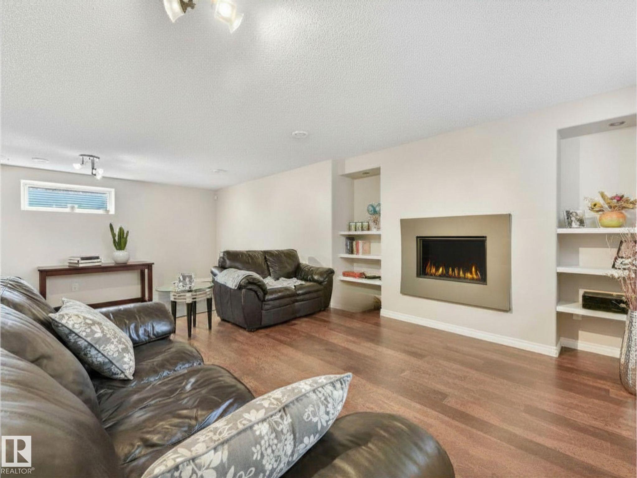 https://zimg.paragon.ice.com/ParagonImages/Property/PM/RAE/225401623/43/0/0/e369040241fef7c69b4d1bf0616da1ba/1/01fd338ce7822d43ff353562ab17adf8/225401623-7c9b04e5-9663-422c-9d73-d6511877f56b.JPG