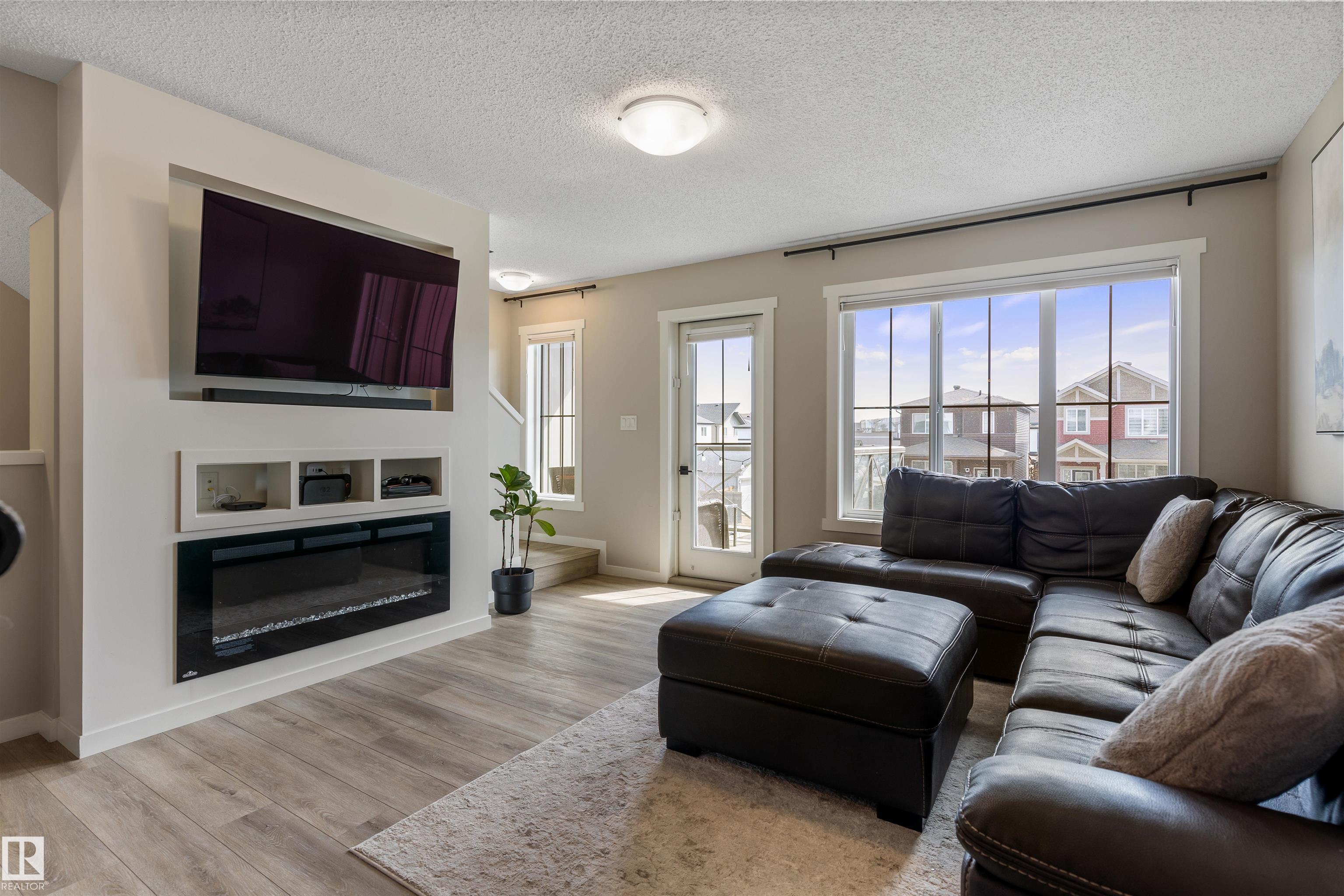 https://zimg.paragon.ice.com/ParagonImages/Property/PM/RAE/225401630/7/0/0/be047a513227cb7803e7c2ad3265e28e/1/cb34ec66ebedf58cf8a4a491d4b3c9ad/225401630-fbbe359e-5949-437f-b79c-71513266414f.JPG